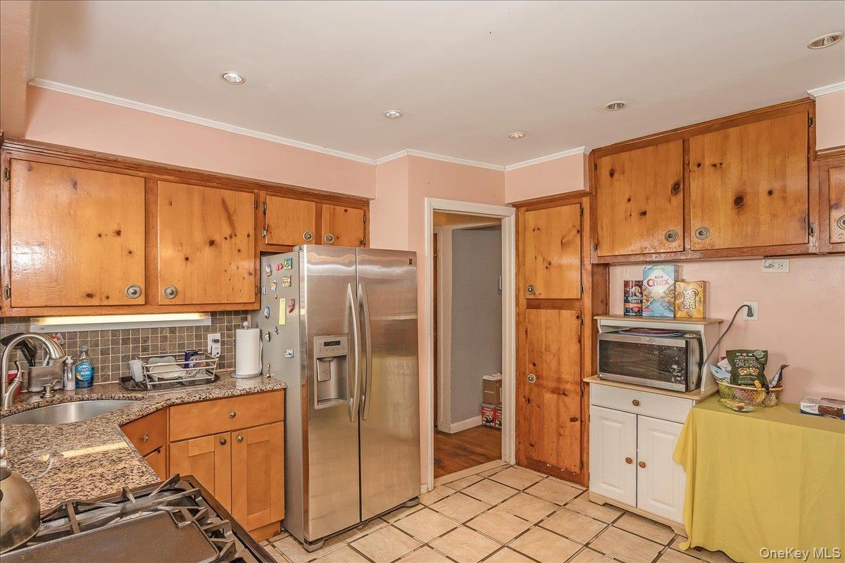 305 Crowell Street, Hempstead, NY 11550