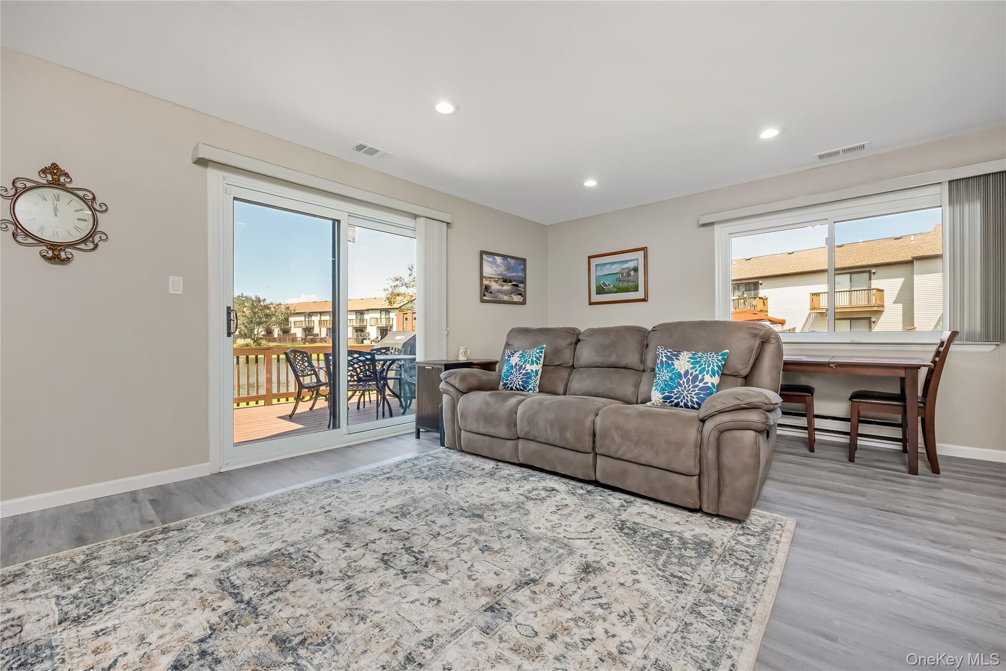 100 Daly Boulevard # 801, Oceanside, NY 11572