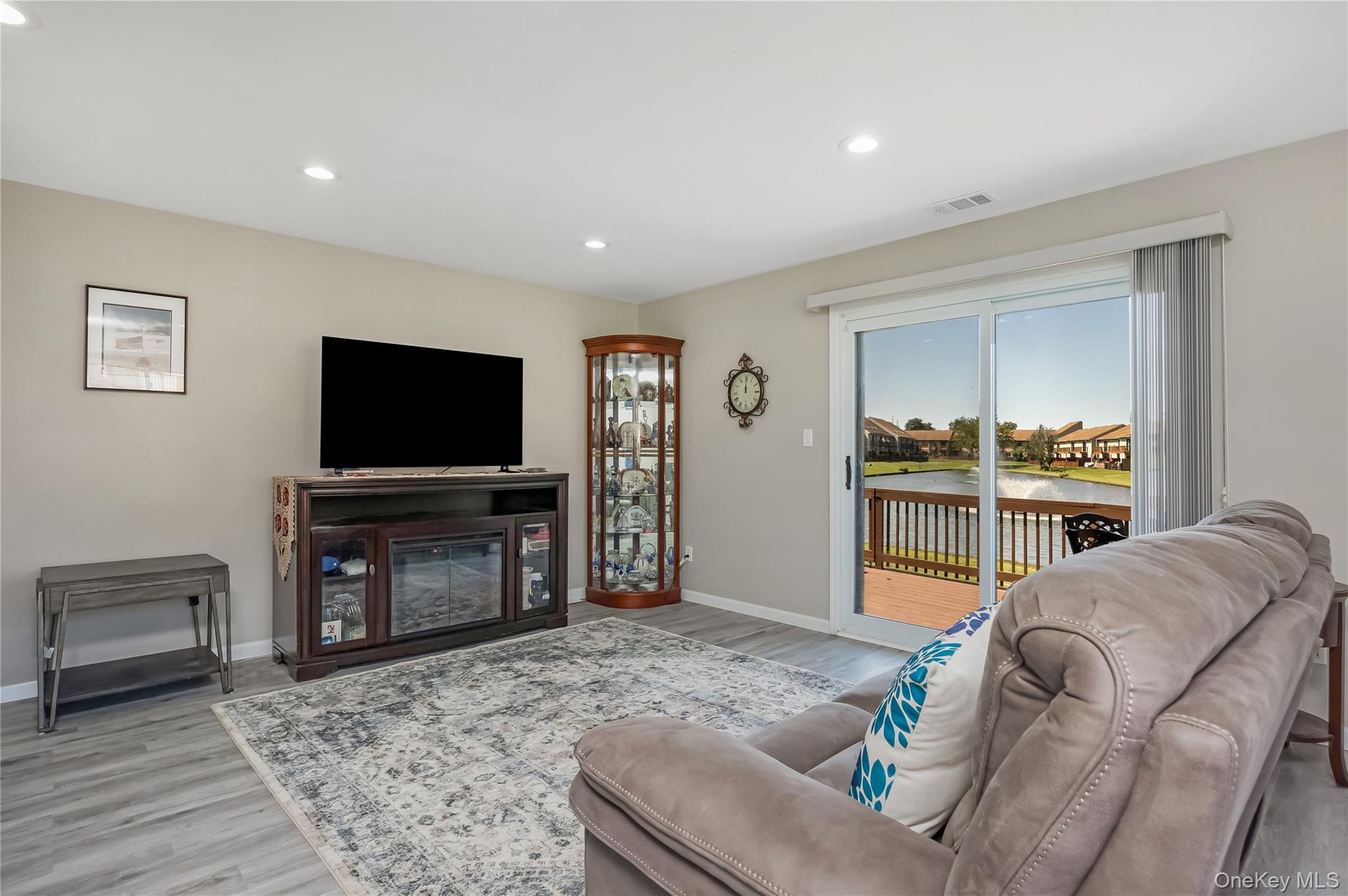 100 Daly Boulevard # 801, Oceanside, NY 11572