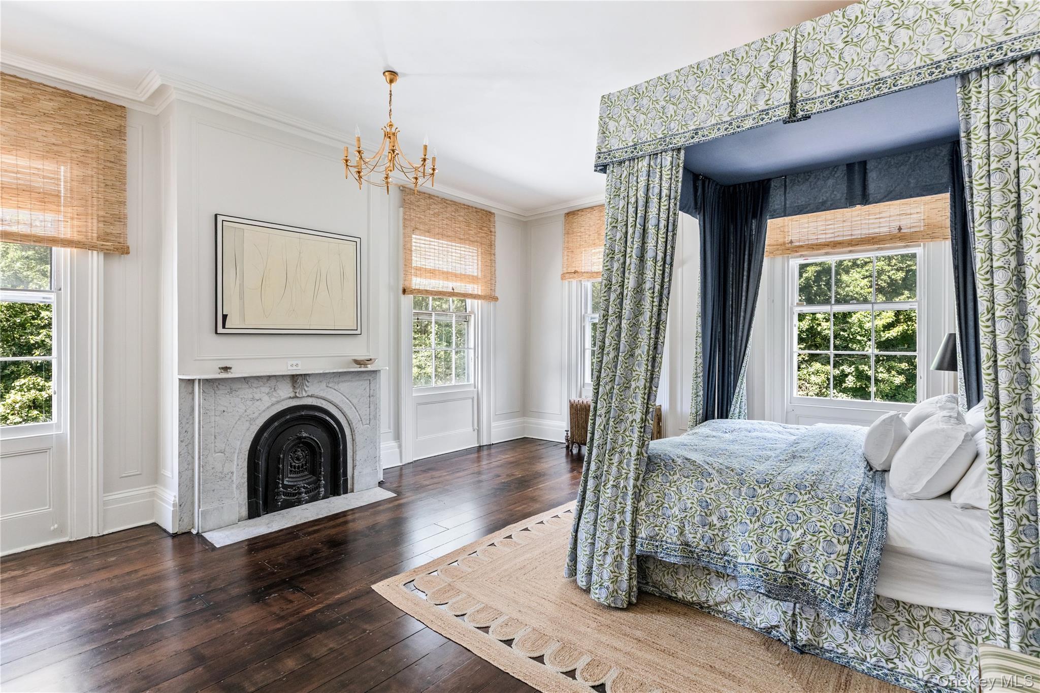 145 Oyster Bay Road, Locust Valley, NY 11560