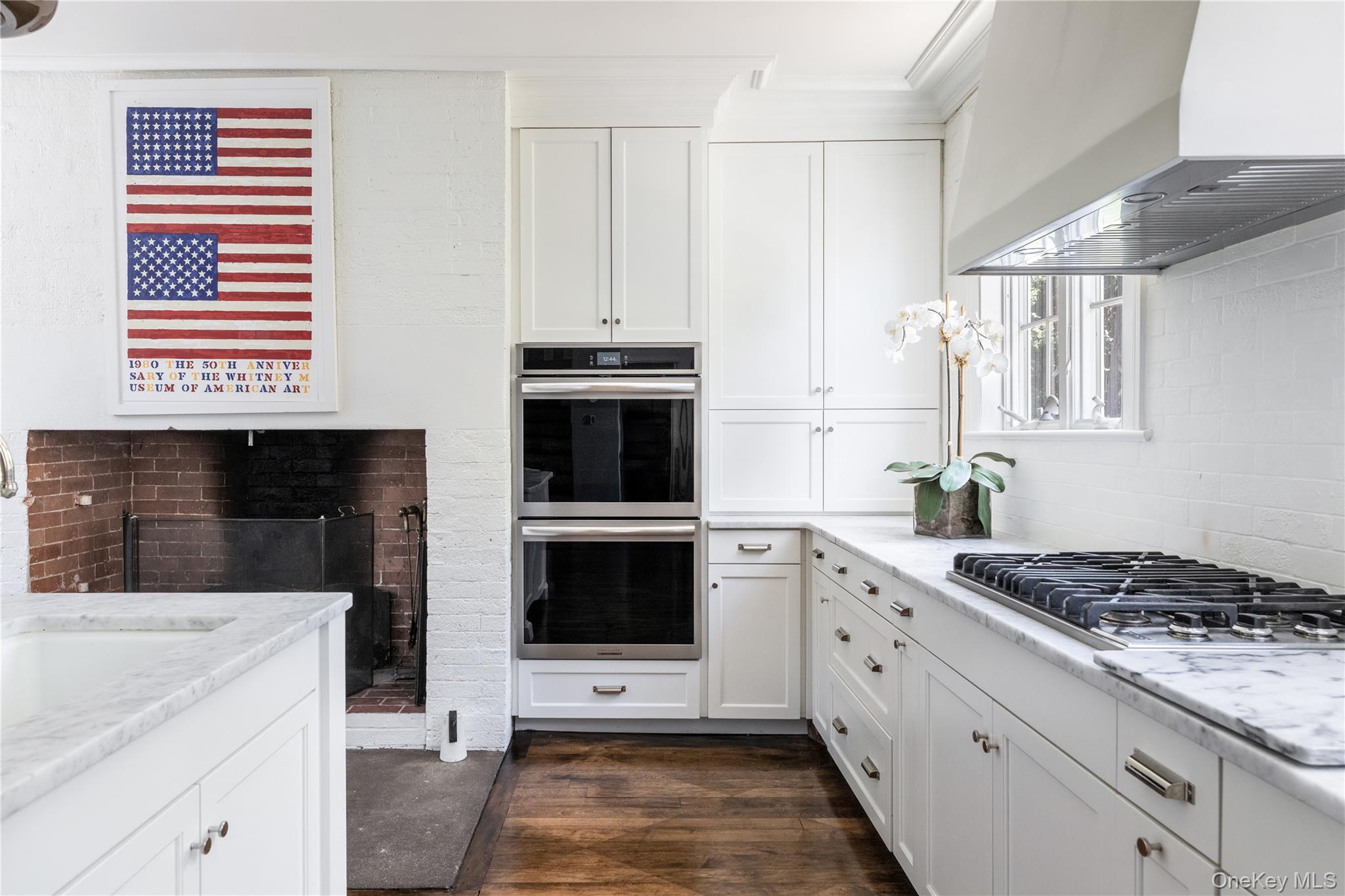 145 Oyster Bay Road, Locust Valley, NY 11560