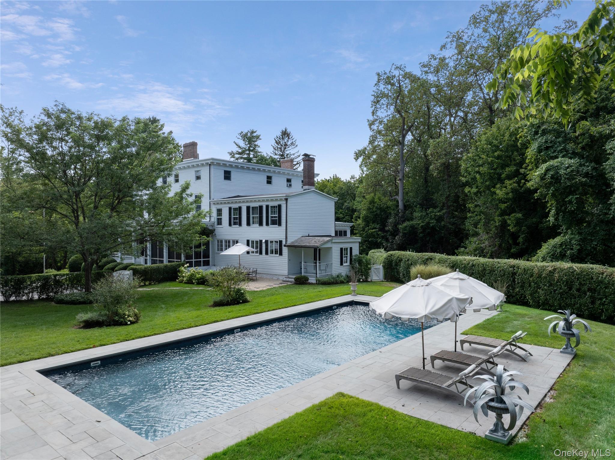 145 Oyster Bay Road, Locust Valley, NY 11560