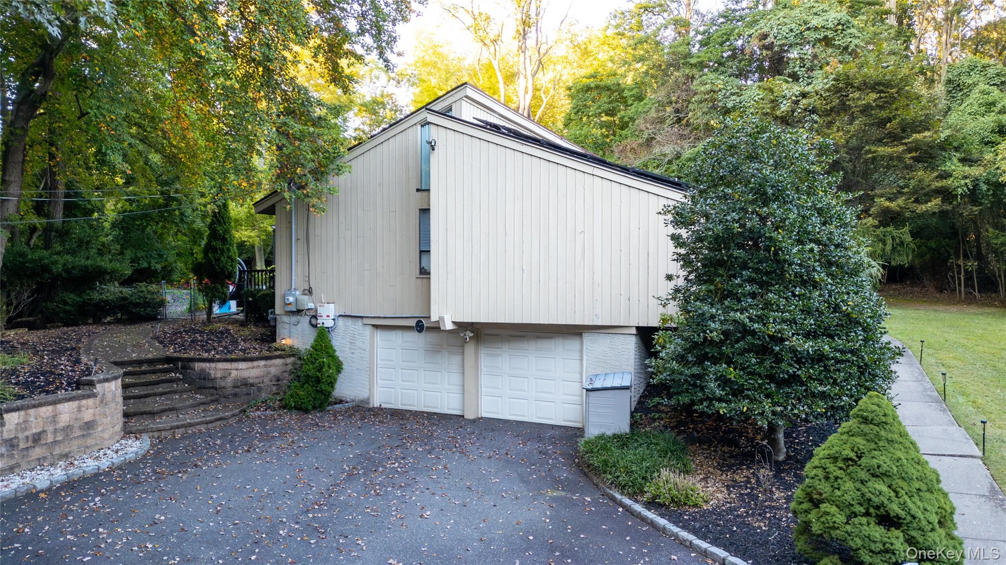 1 Clark Street, Smithtown, NY 11787