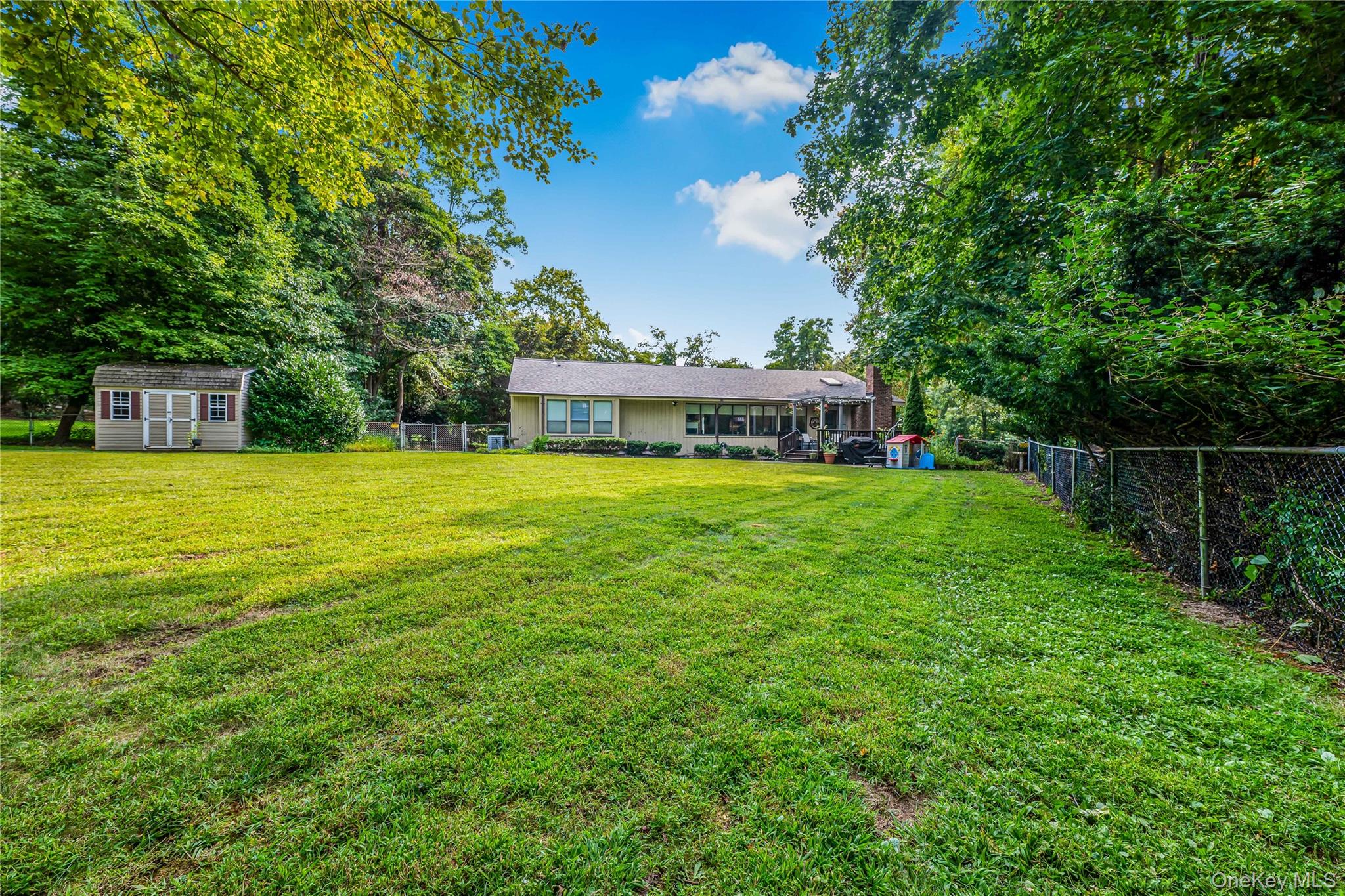 1 Clark Street, Smithtown, NY 11787