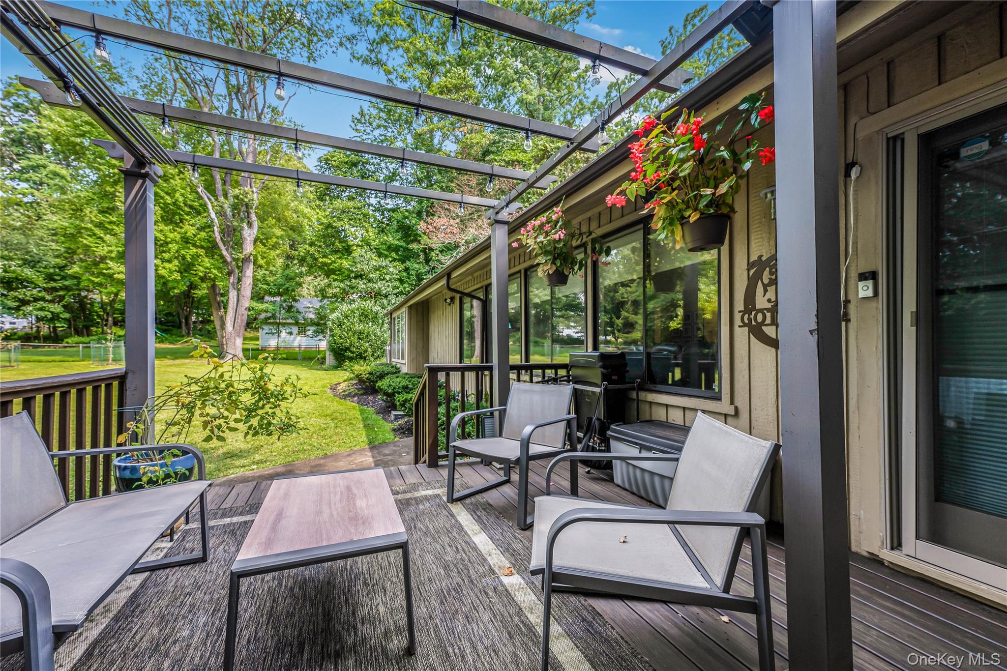 1 Clark Street, Smithtown, NY 11787