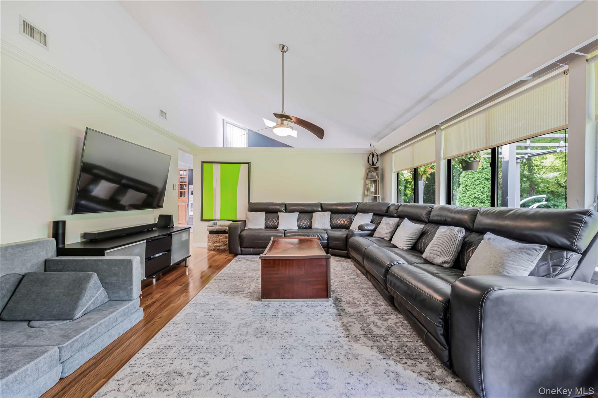 1 Clark Street, Smithtown, NY 11787