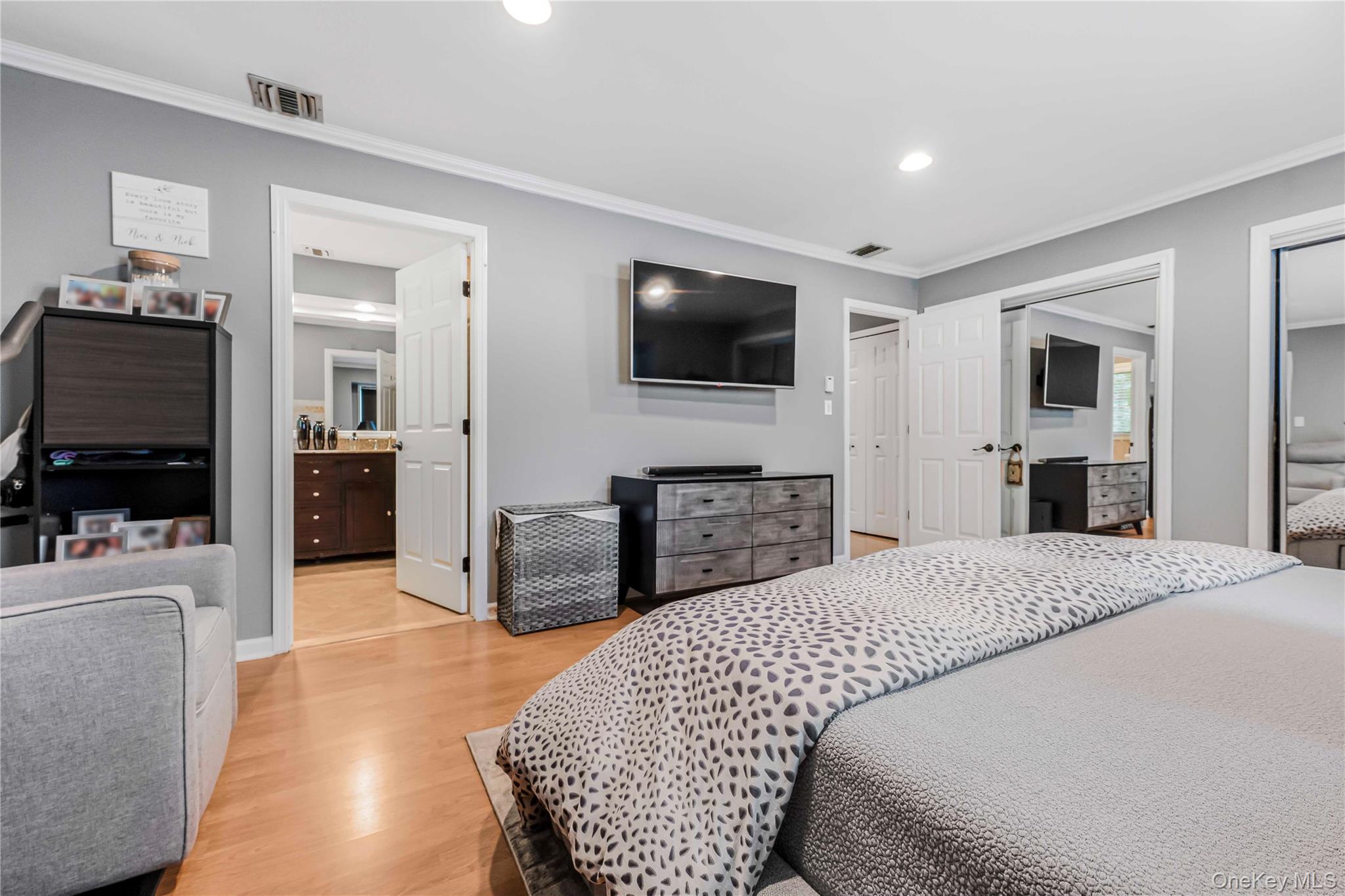 1 Clark Street, Smithtown, NY 11787