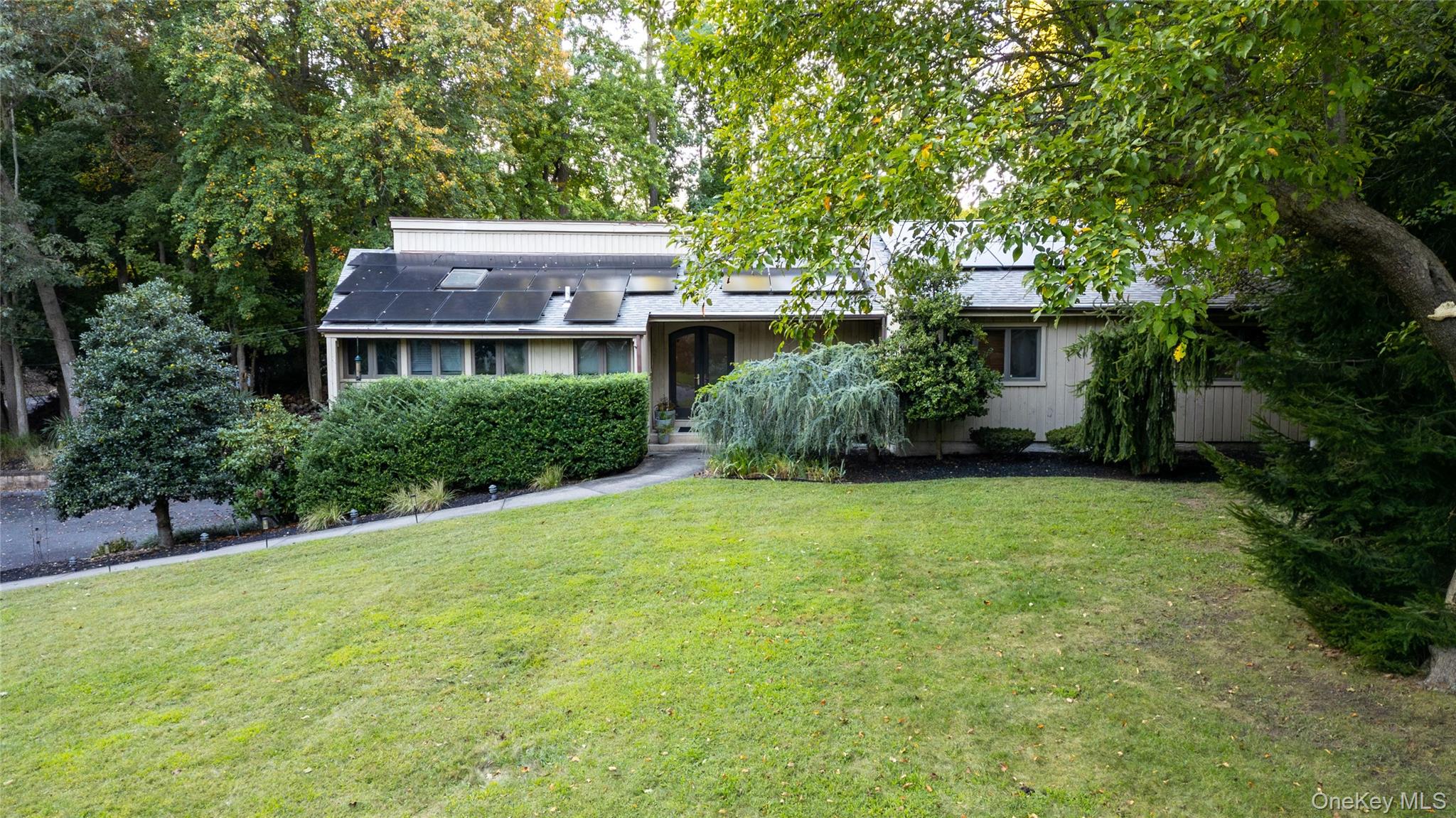 1 Clark Street, Smithtown, NY 11787