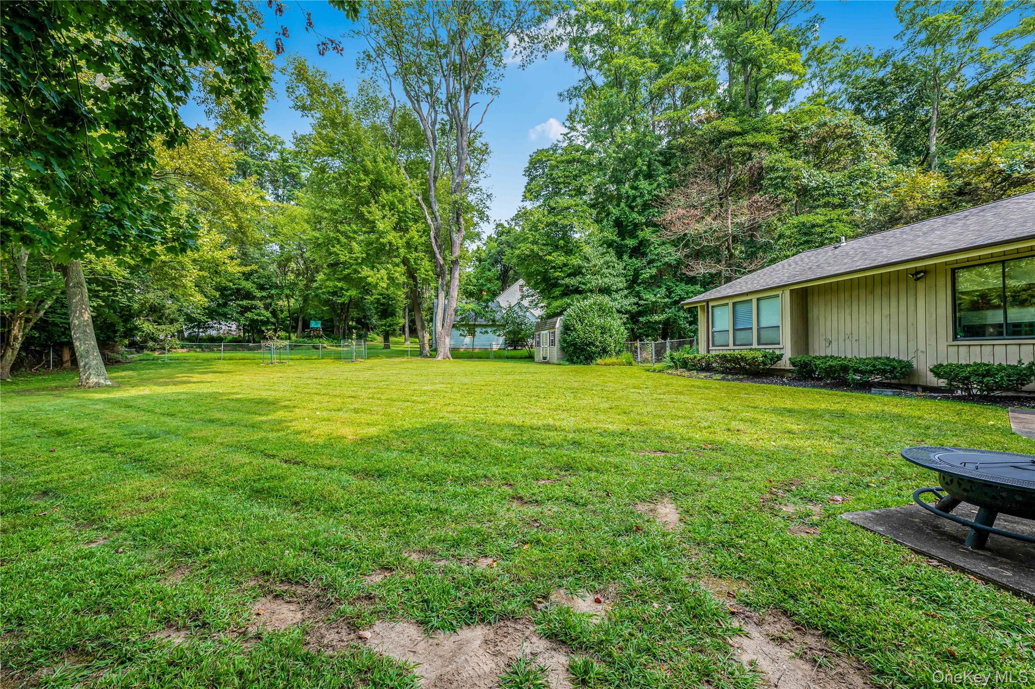 1 Clark Street, Smithtown, NY 11787