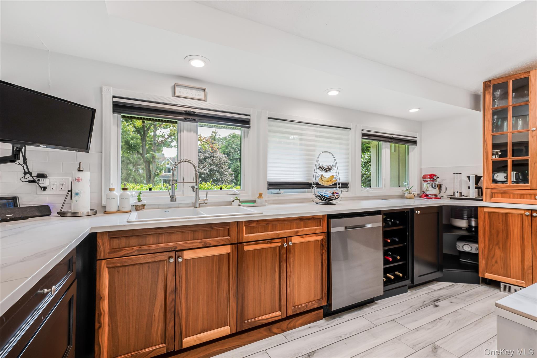 1 Clark Street, Smithtown, NY 11787