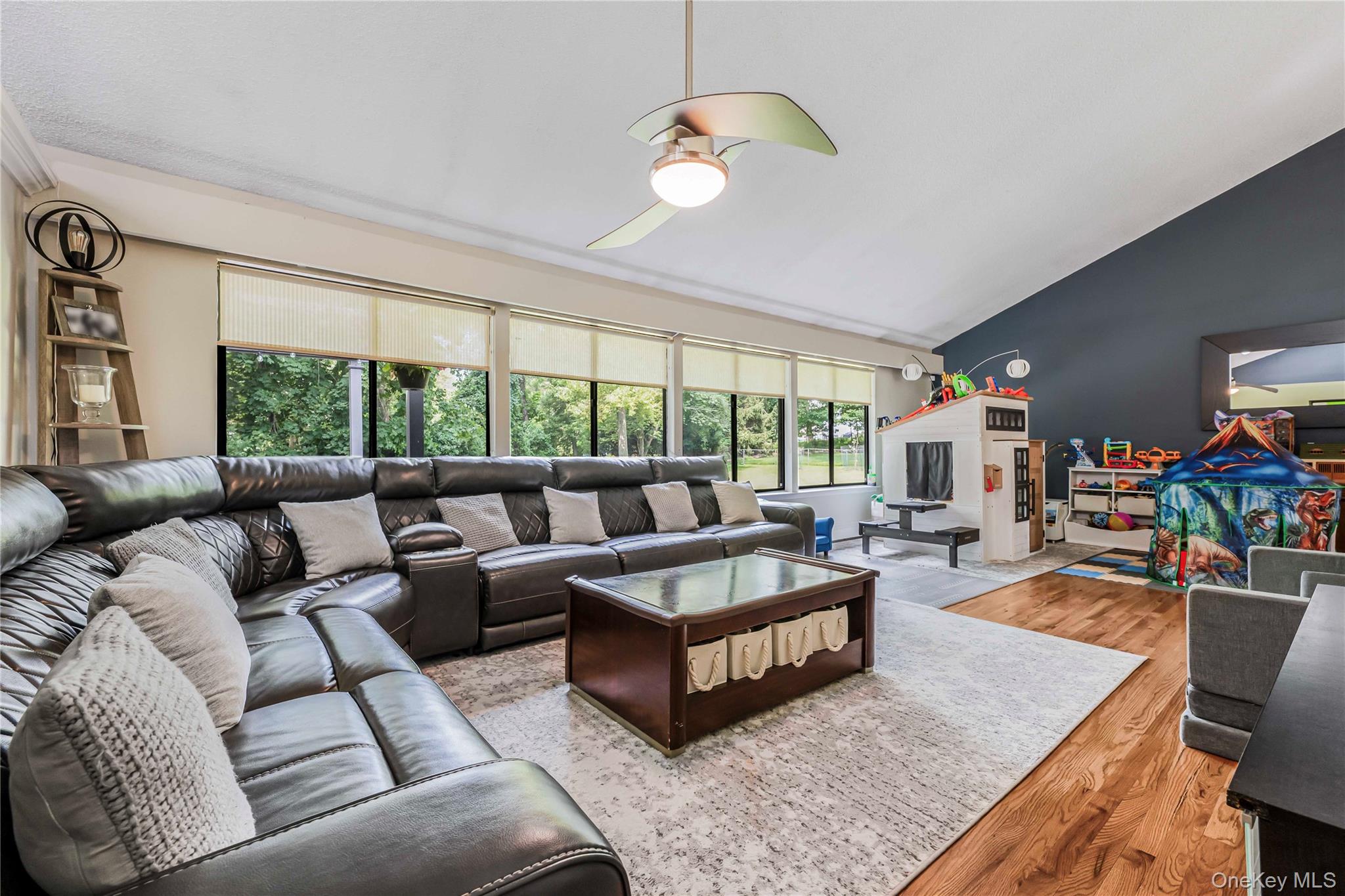 1 Clark Street, Smithtown, NY 11787