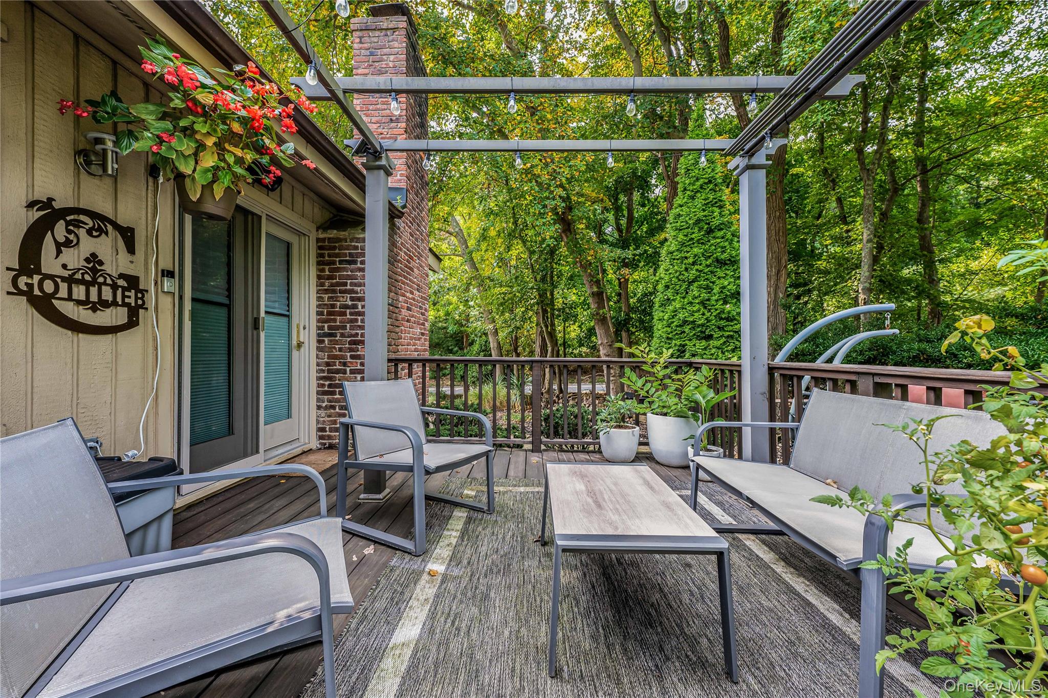 1 Clark Street, Smithtown, NY 11787