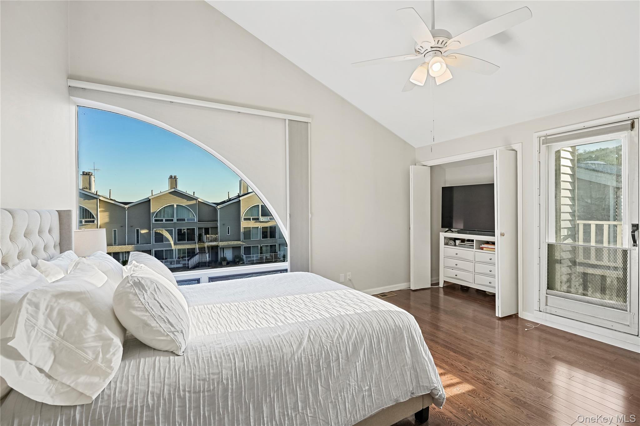 21 Deepwater Way, Bronx, NY 10464