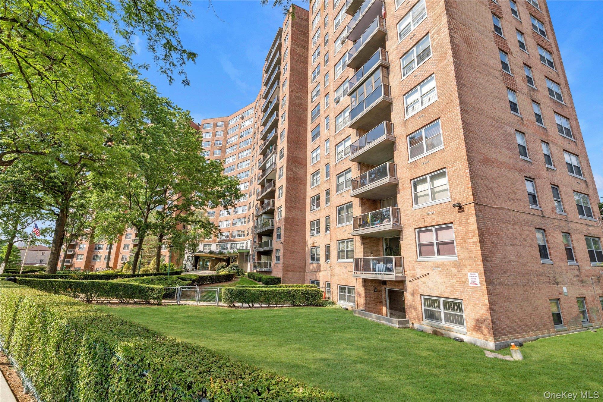 61-20 Grand Central Parkway # C207, Forest Hills, NY 11375
