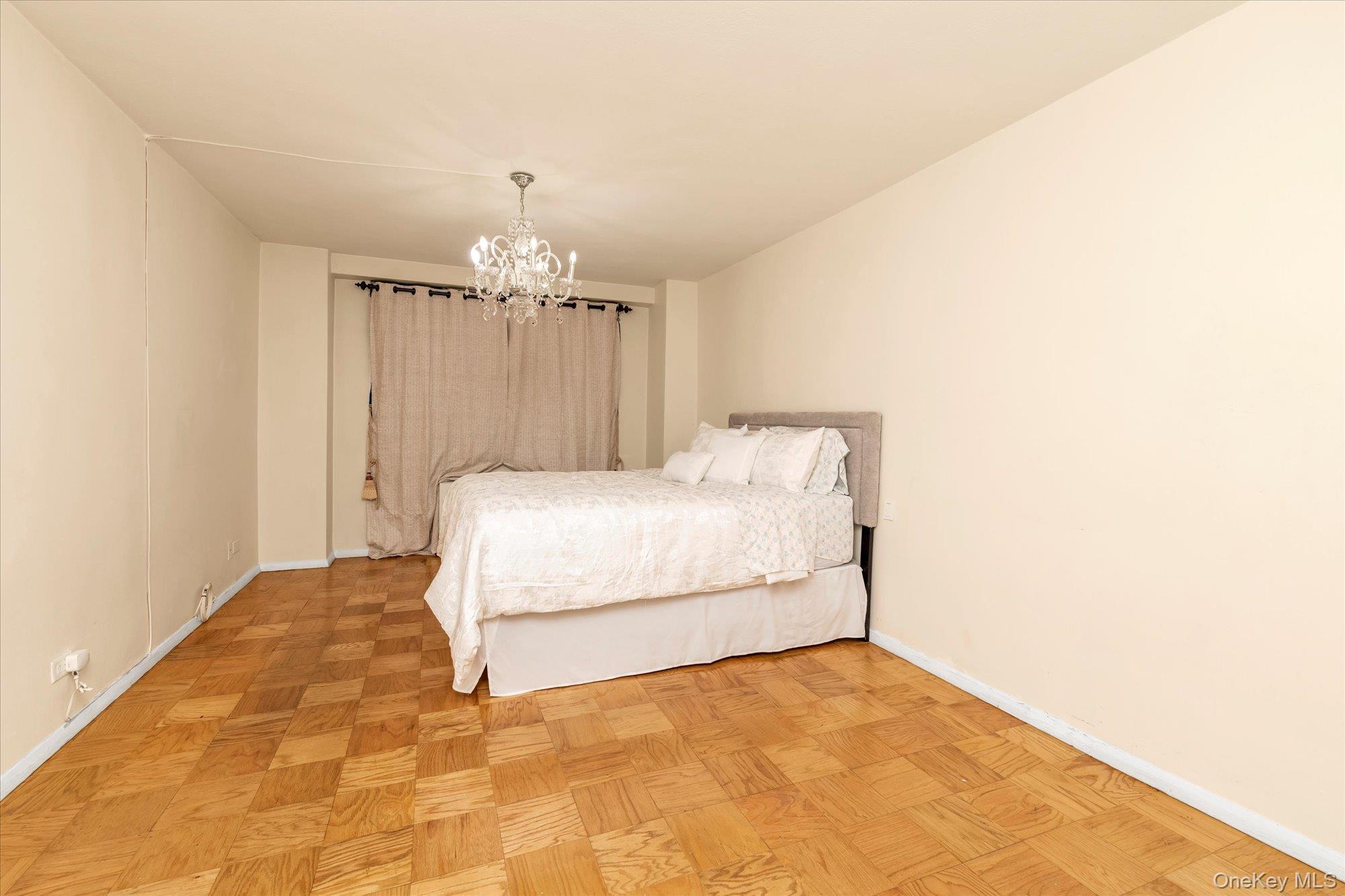 61-20 Grand Central Parkway # C207, Forest Hills, NY 11375