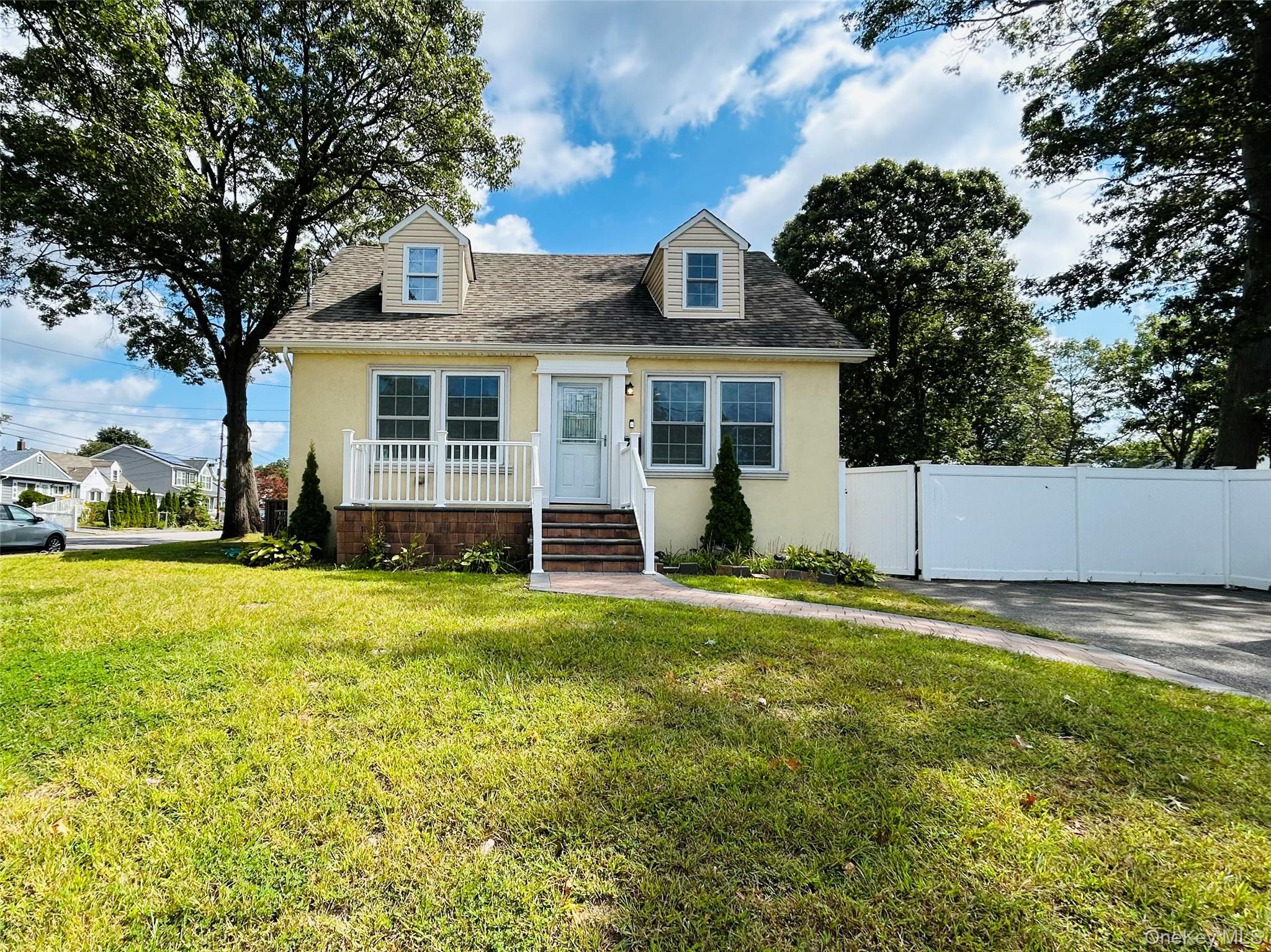 75 Overland Avenue, Amityville, NY 11701
