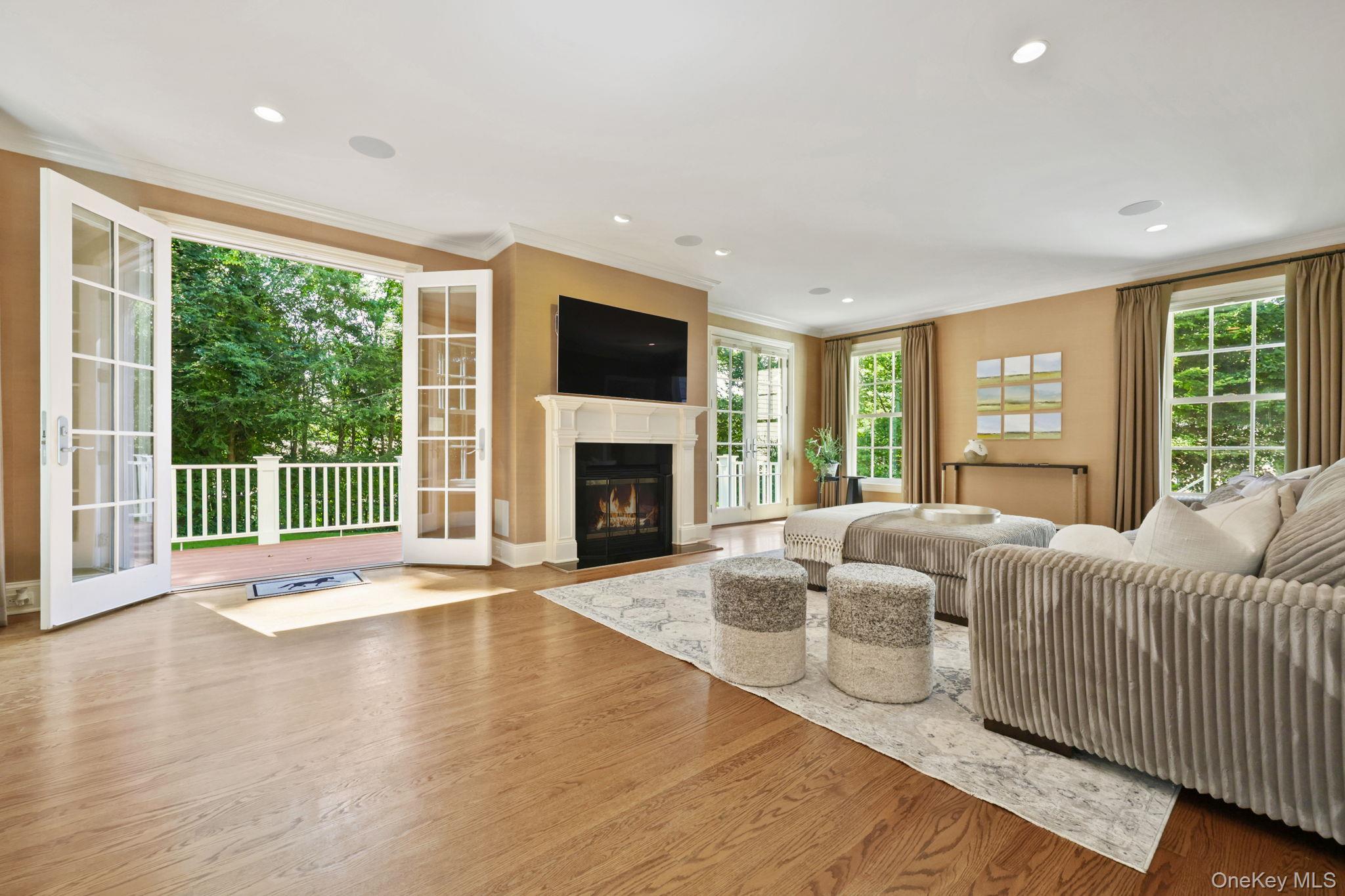 8 Horseguard Lane, Scarsdale, NY 10583