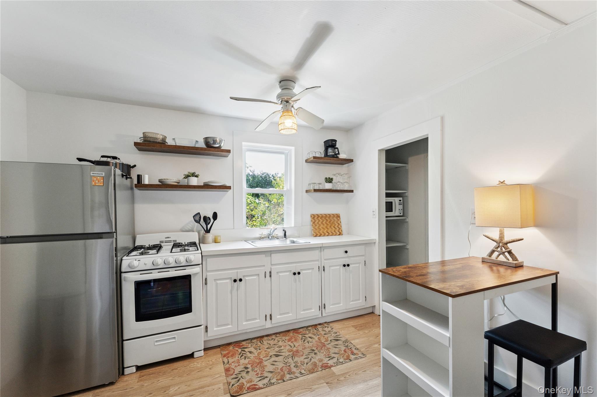 36 Lamb Avenue, Quogue, NY 11959