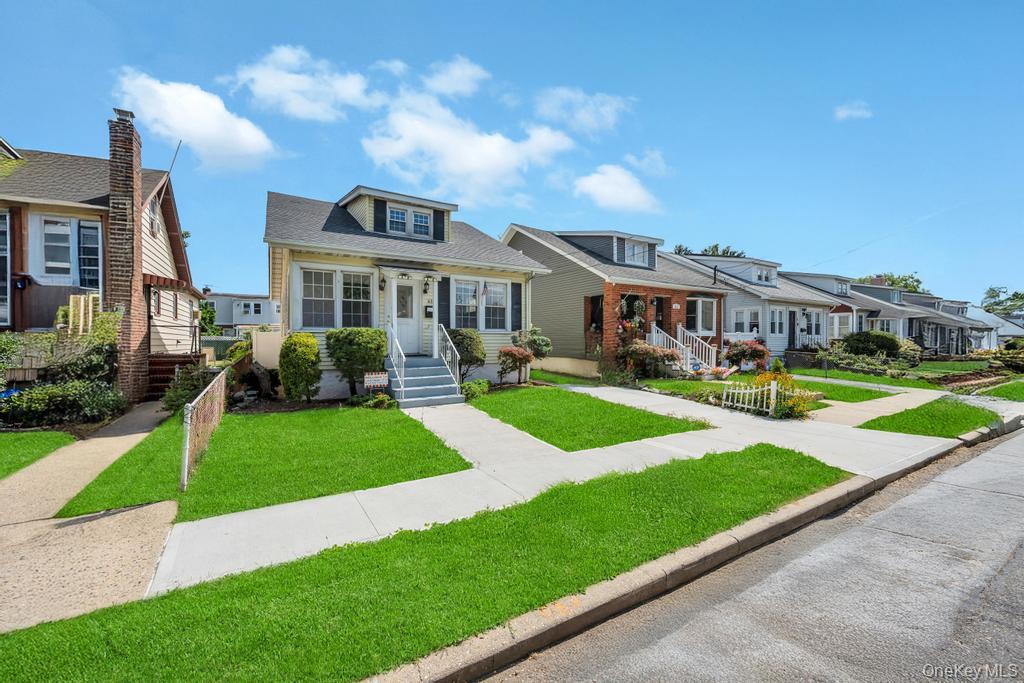 61 James Street, Franklin Square, NY 11010