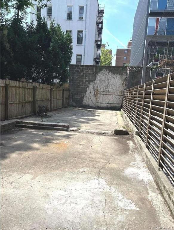 344 E 116th Street # 1, New York (Manhattan), NY 10029