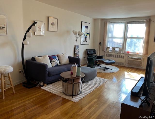 241-20 NORTHERN BOULEVARD # 3H, Douglaston, NY 11362