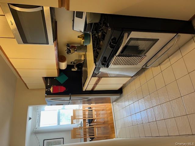 241-20 NORTHERN BOULEVARD # 3H, Douglaston, NY 11362