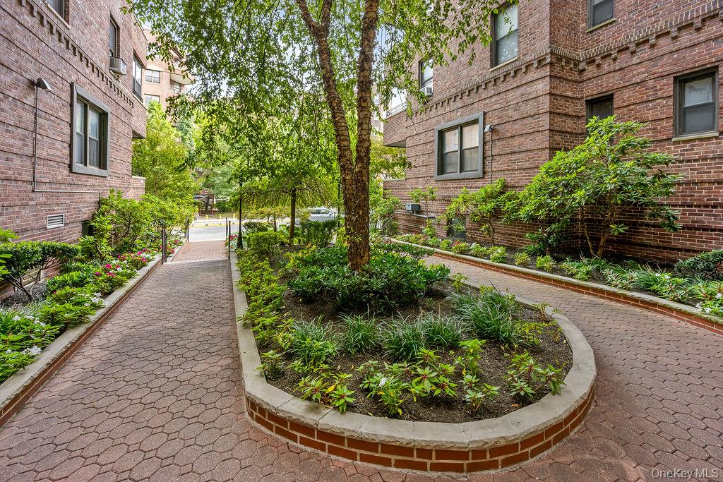 69-40 Yellowstone Boulevard # 62O, Forest Hills, NY 11375