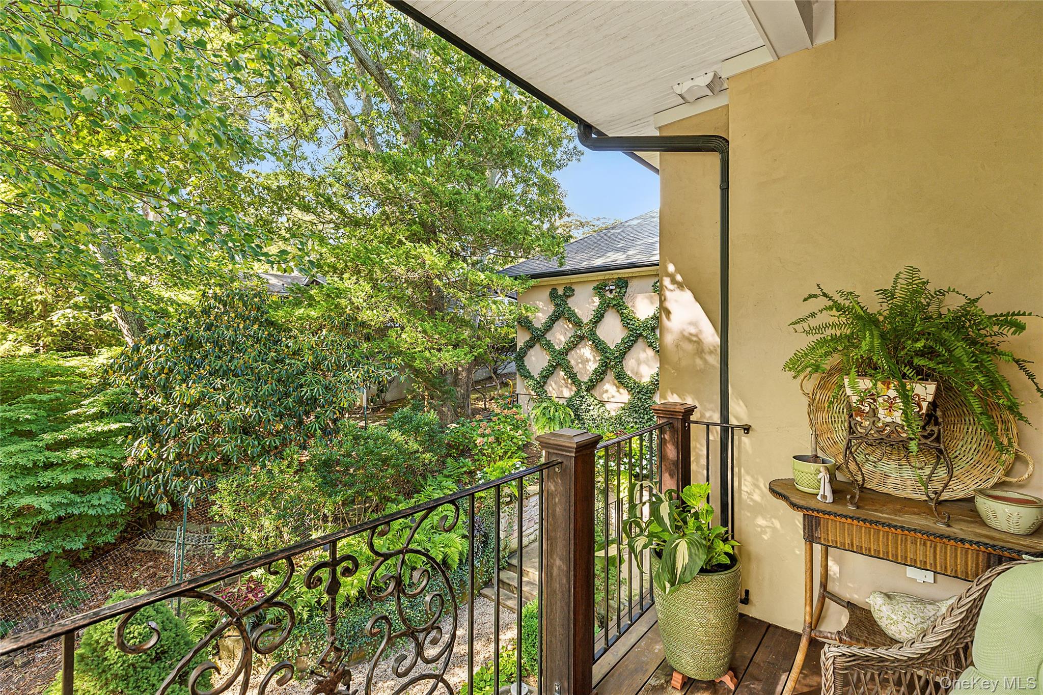 19 Ridge Lane, Miller Place, NY 11764