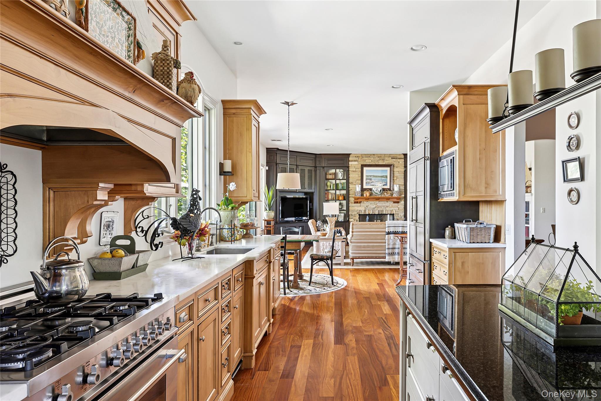 19 Ridge Lane, Miller Place, NY 11764