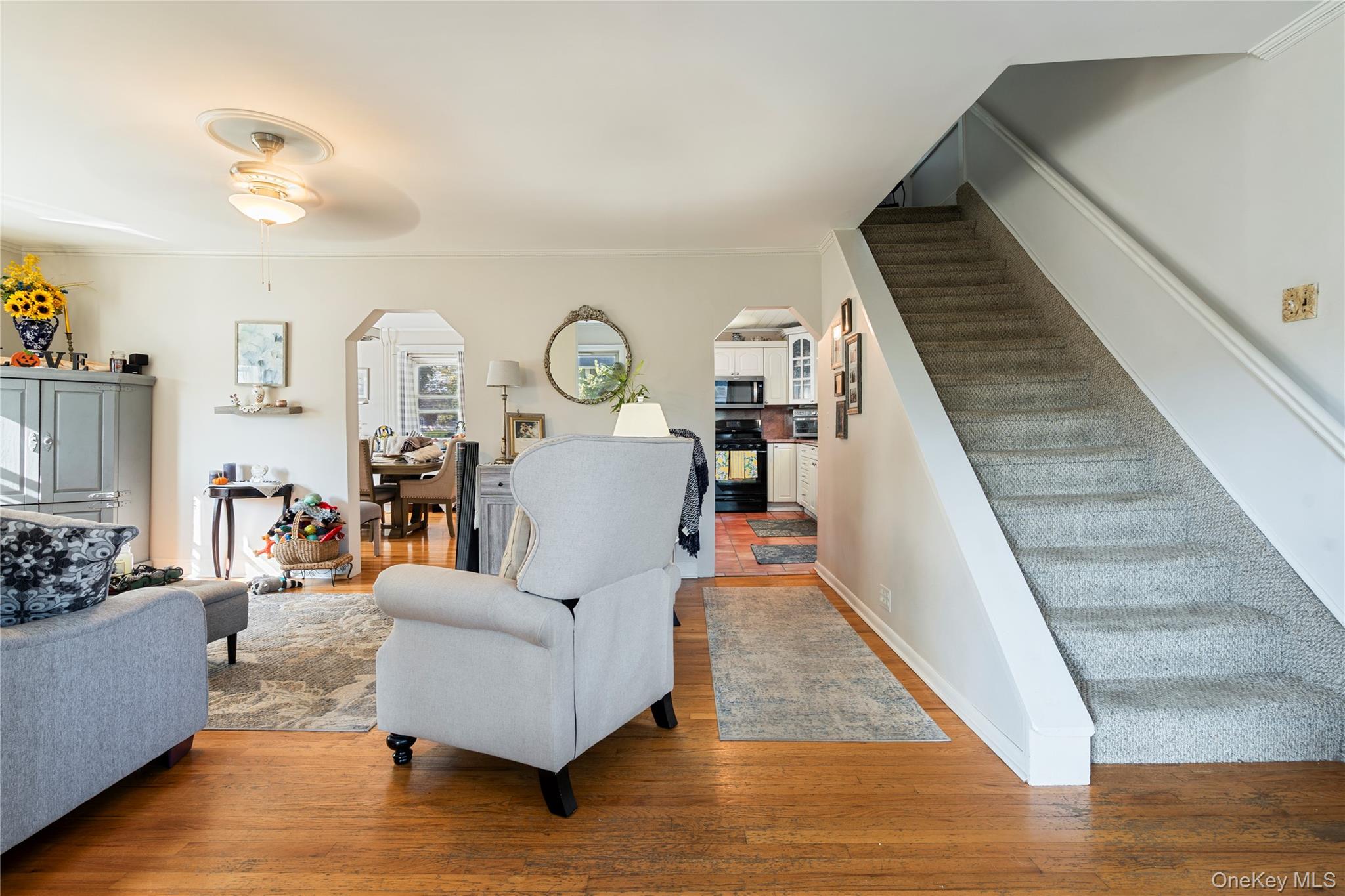 197 S 4th Street, Lindenhurst, NY 11757