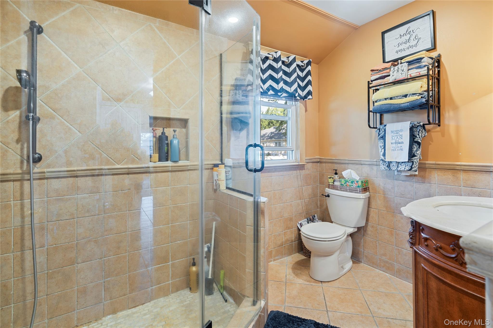 197 S 4th Street, Lindenhurst, NY 11757