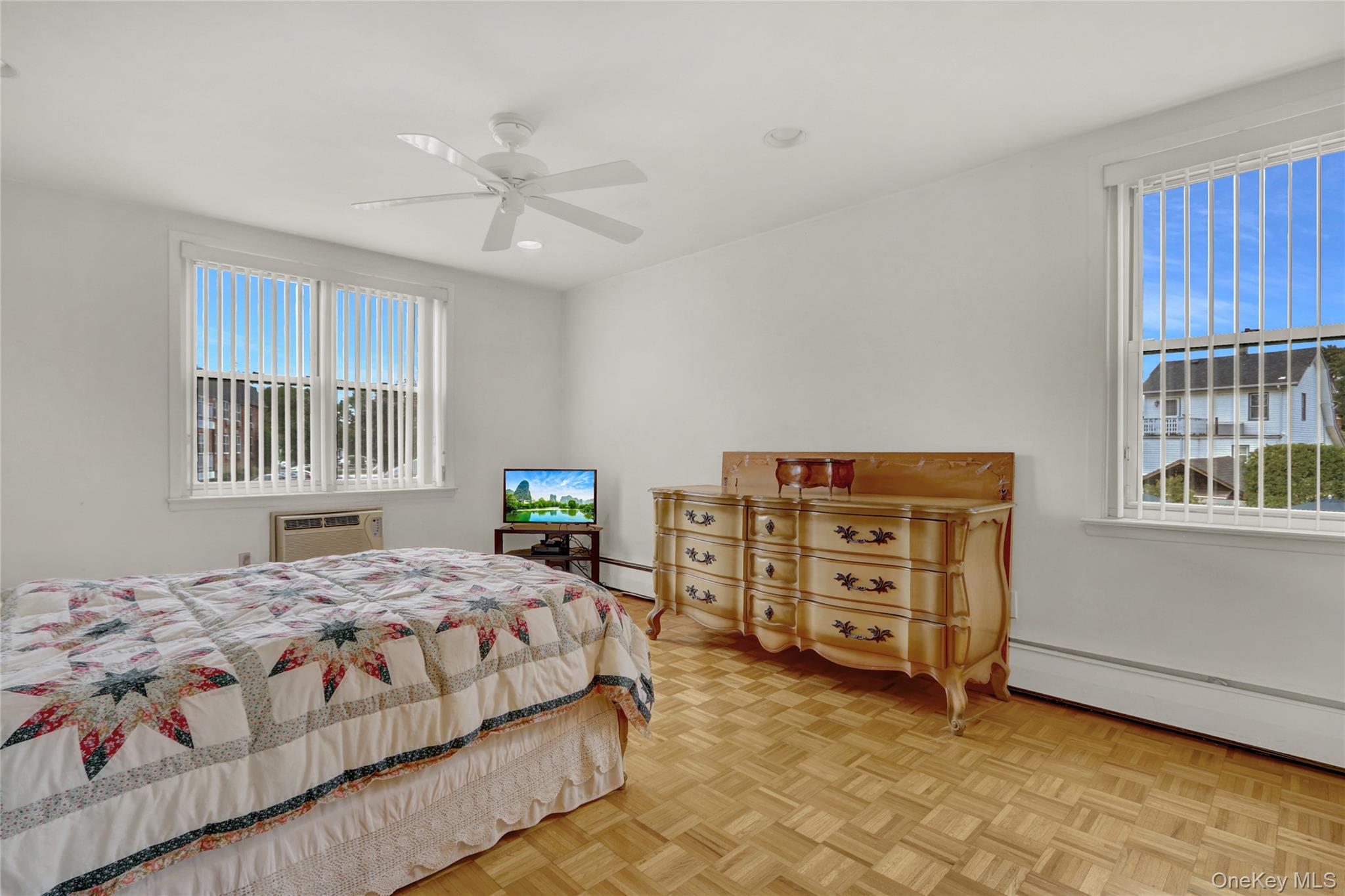 20 Daley Place # 104, Lynbrook, NY 11563