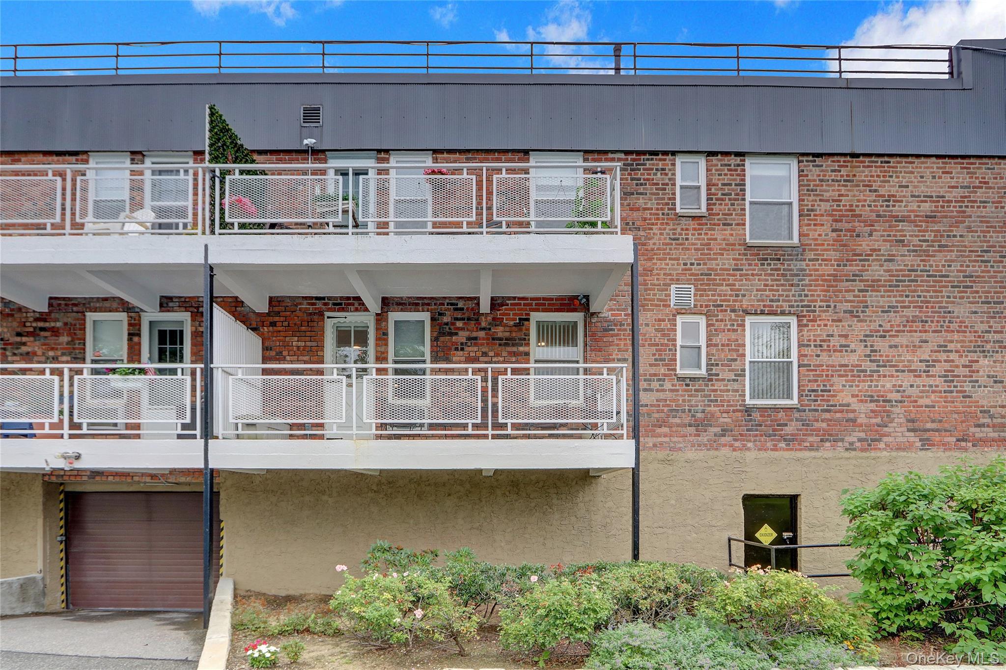 20 Daley Place # 104, Lynbrook, NY 11563