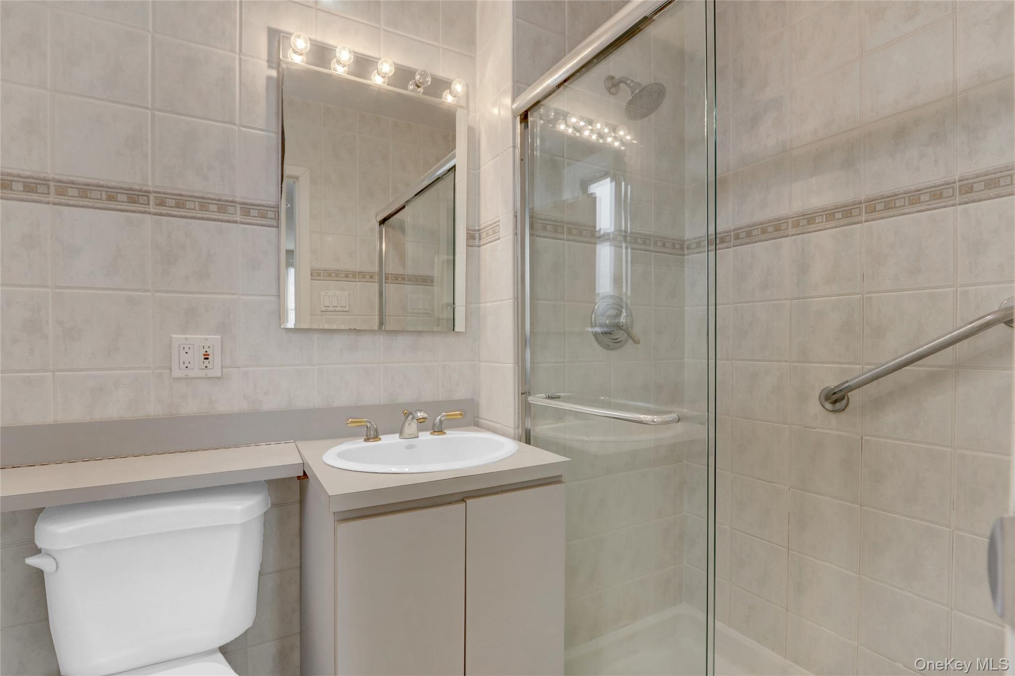 20 Daley Place # 104, Lynbrook, NY 11563