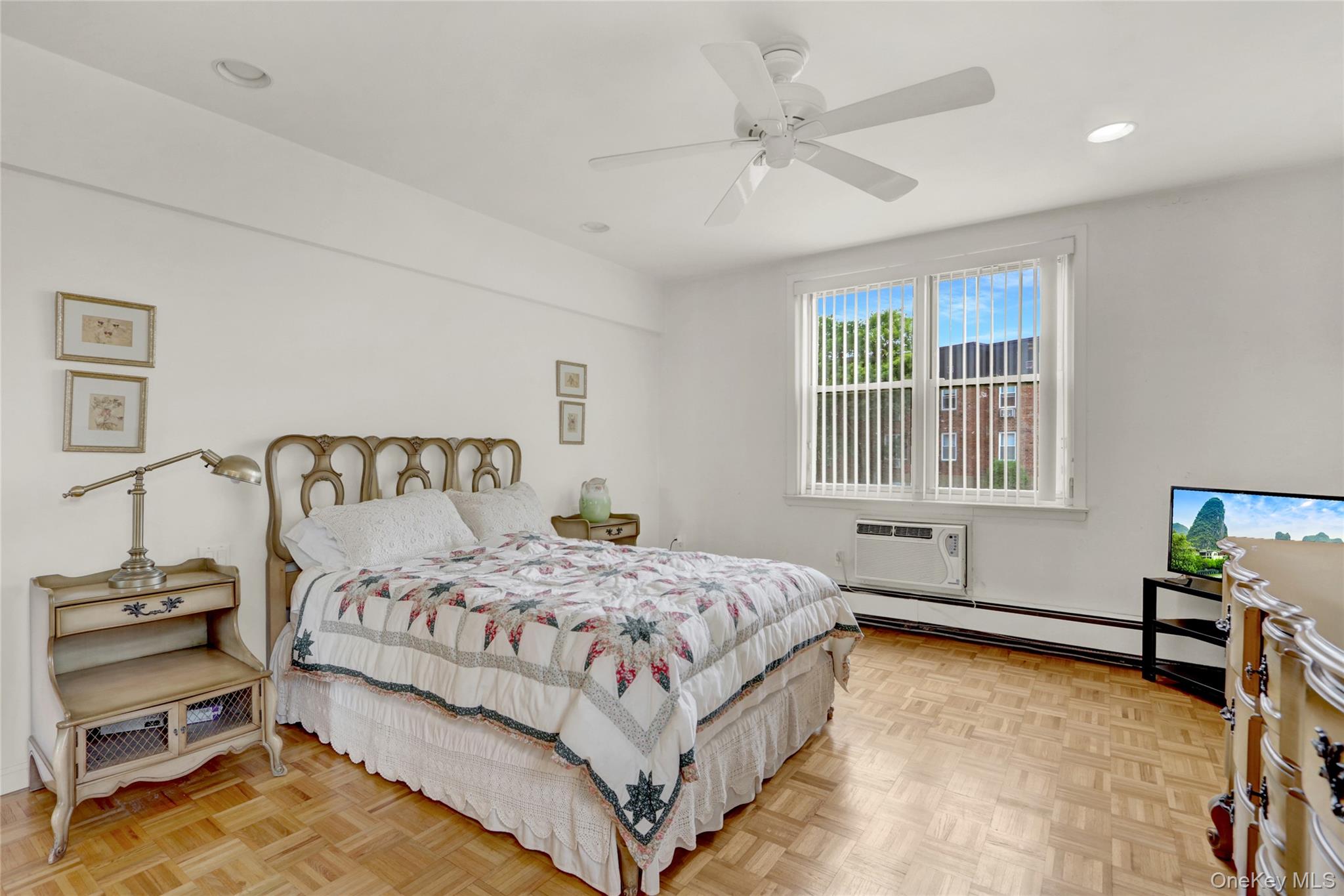 20 Daley Place # 104, Lynbrook, NY 11563