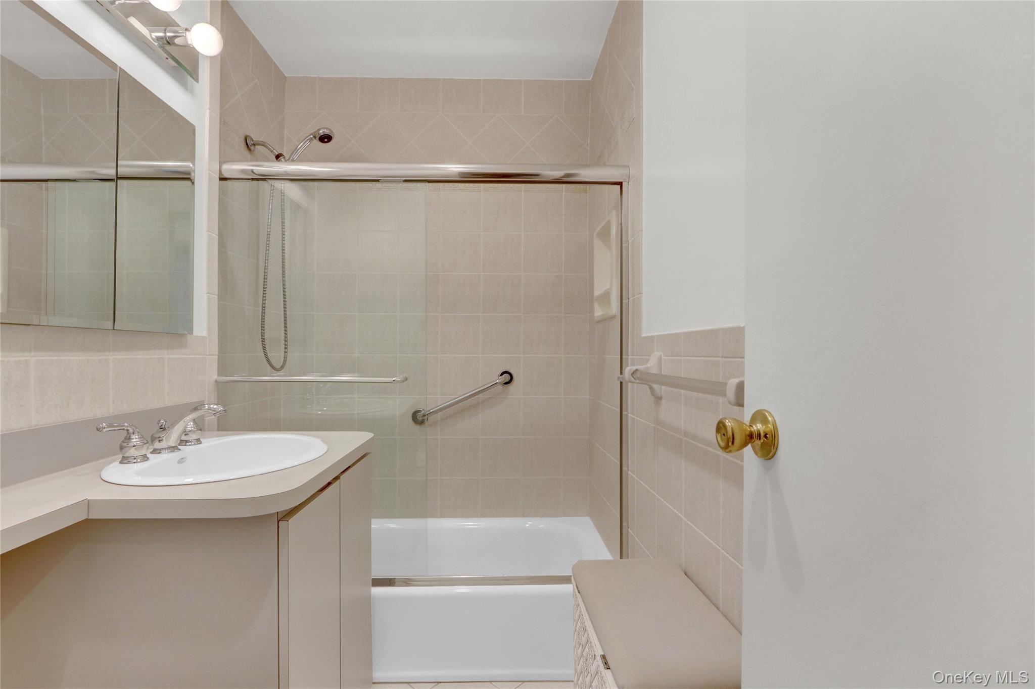 20 Daley Place # 104, Lynbrook, NY 11563