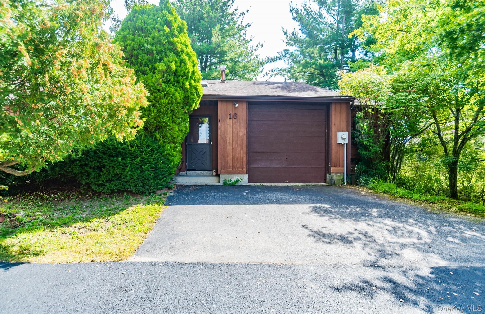 16 Hilltop Circle, Fishkill, NY 12524