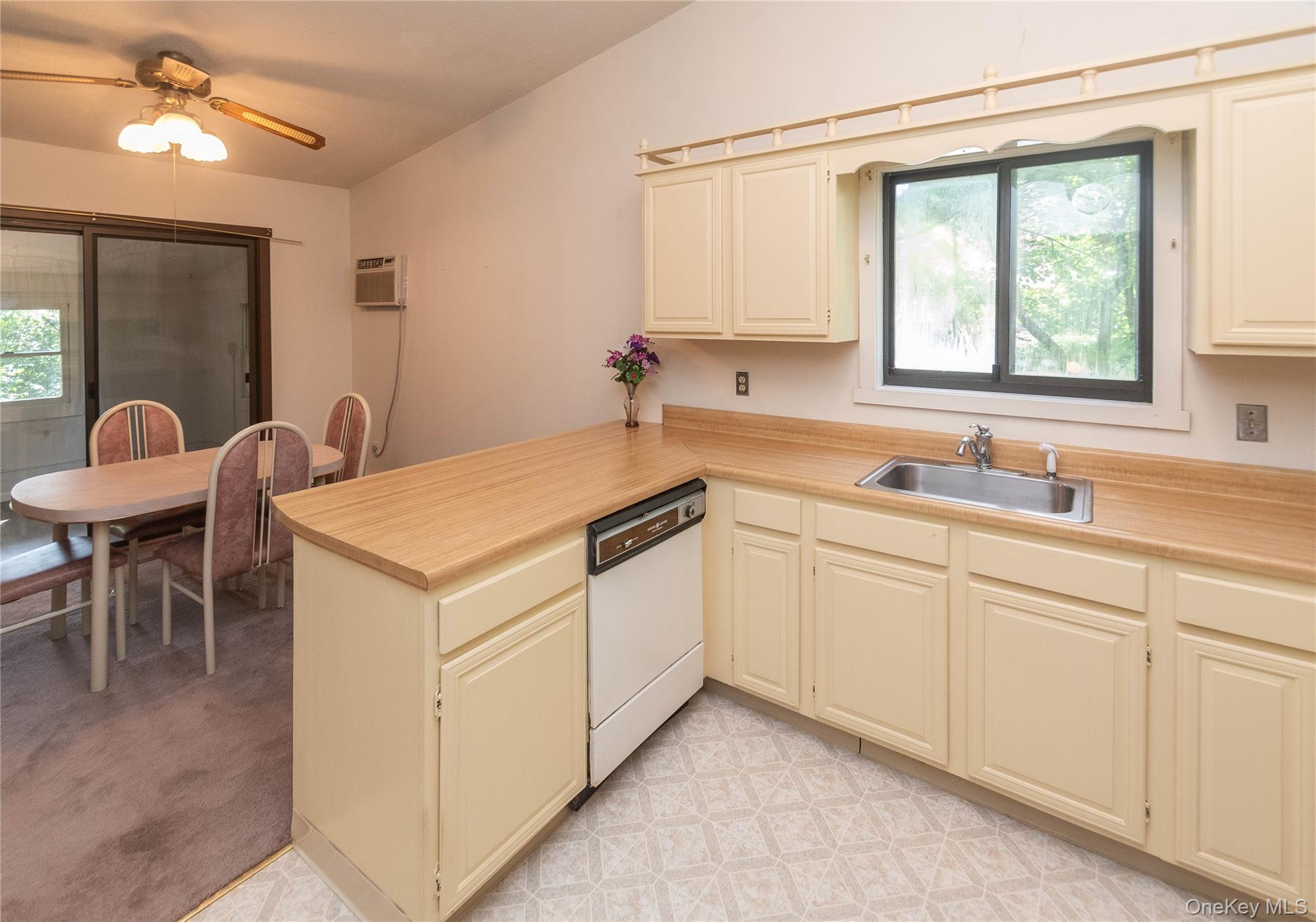 16 Hilltop Circle, Fishkill, NY 12524