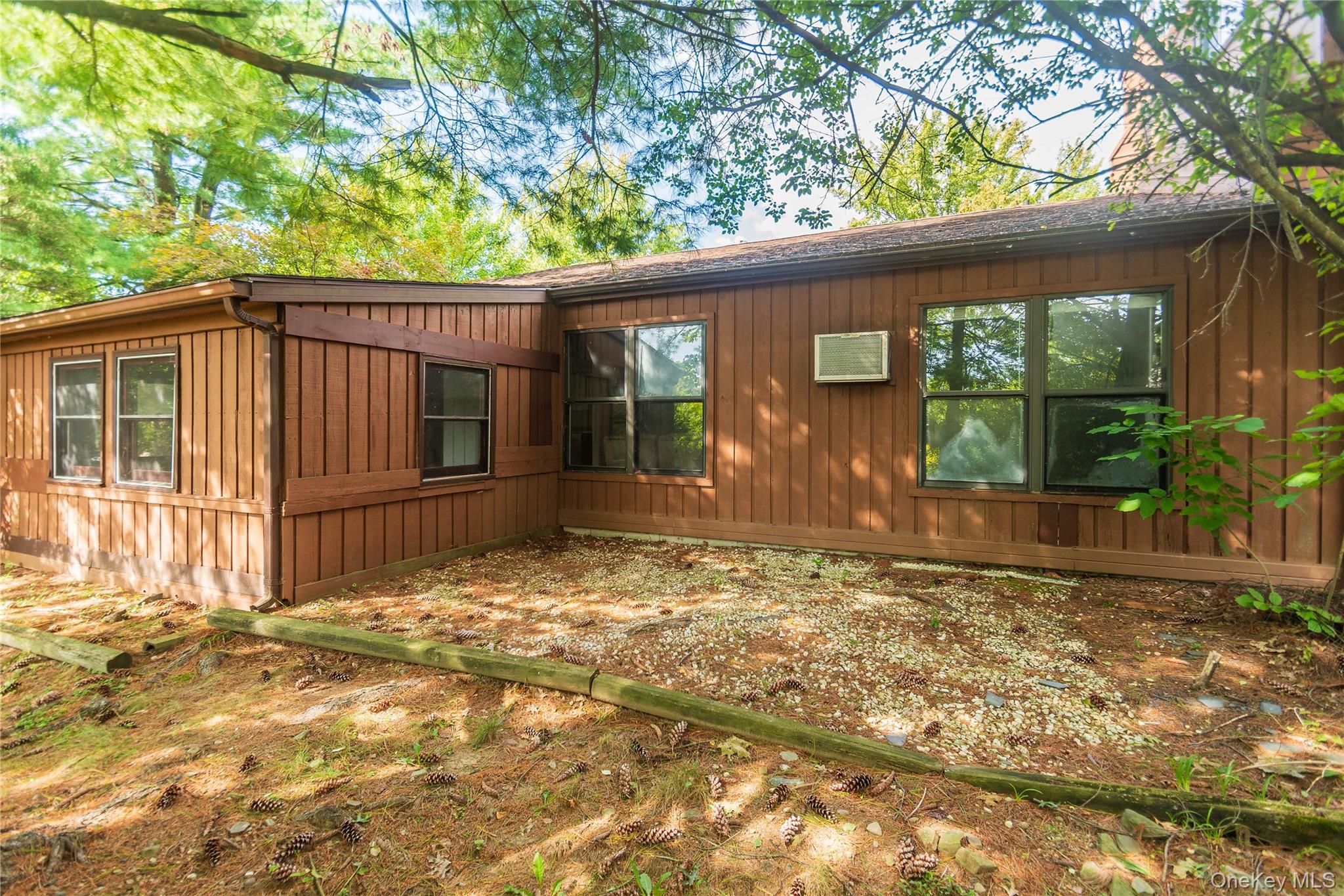 16 Hilltop Circle, Fishkill, NY 12524