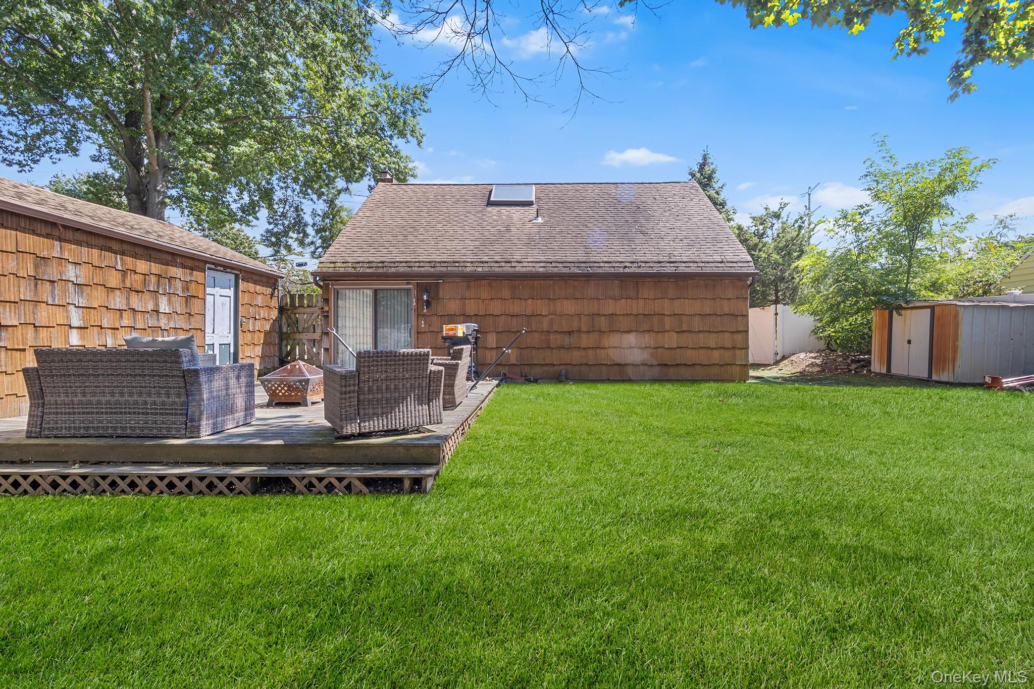 146 E Carmans Road, East Farmingdale, NY 11735