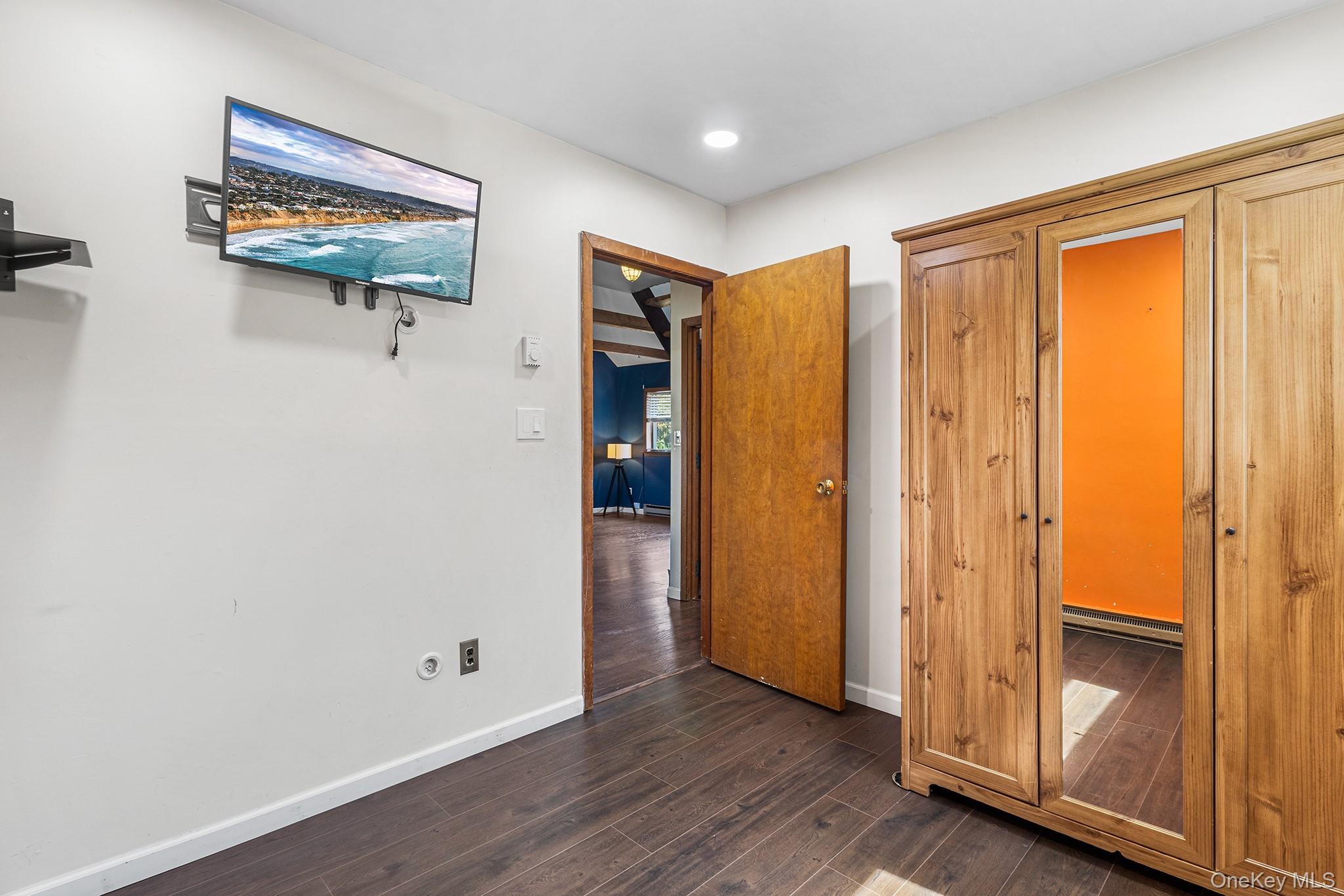 146 E Carmans Road, East Farmingdale, NY 11735