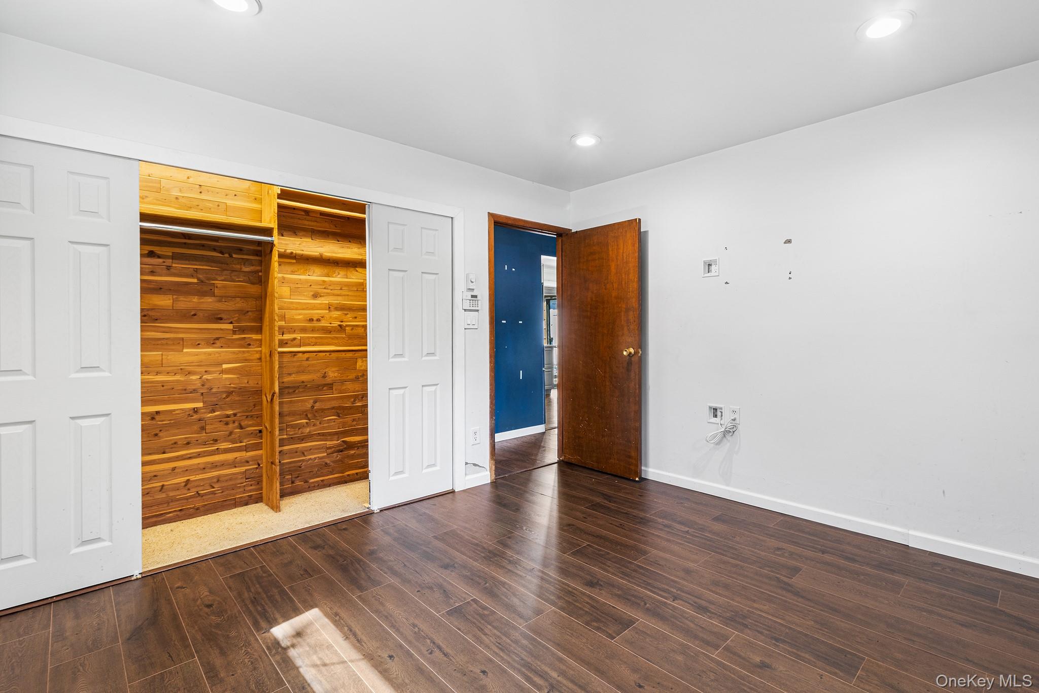 146 E Carmans Road, East Farmingdale, NY 11735