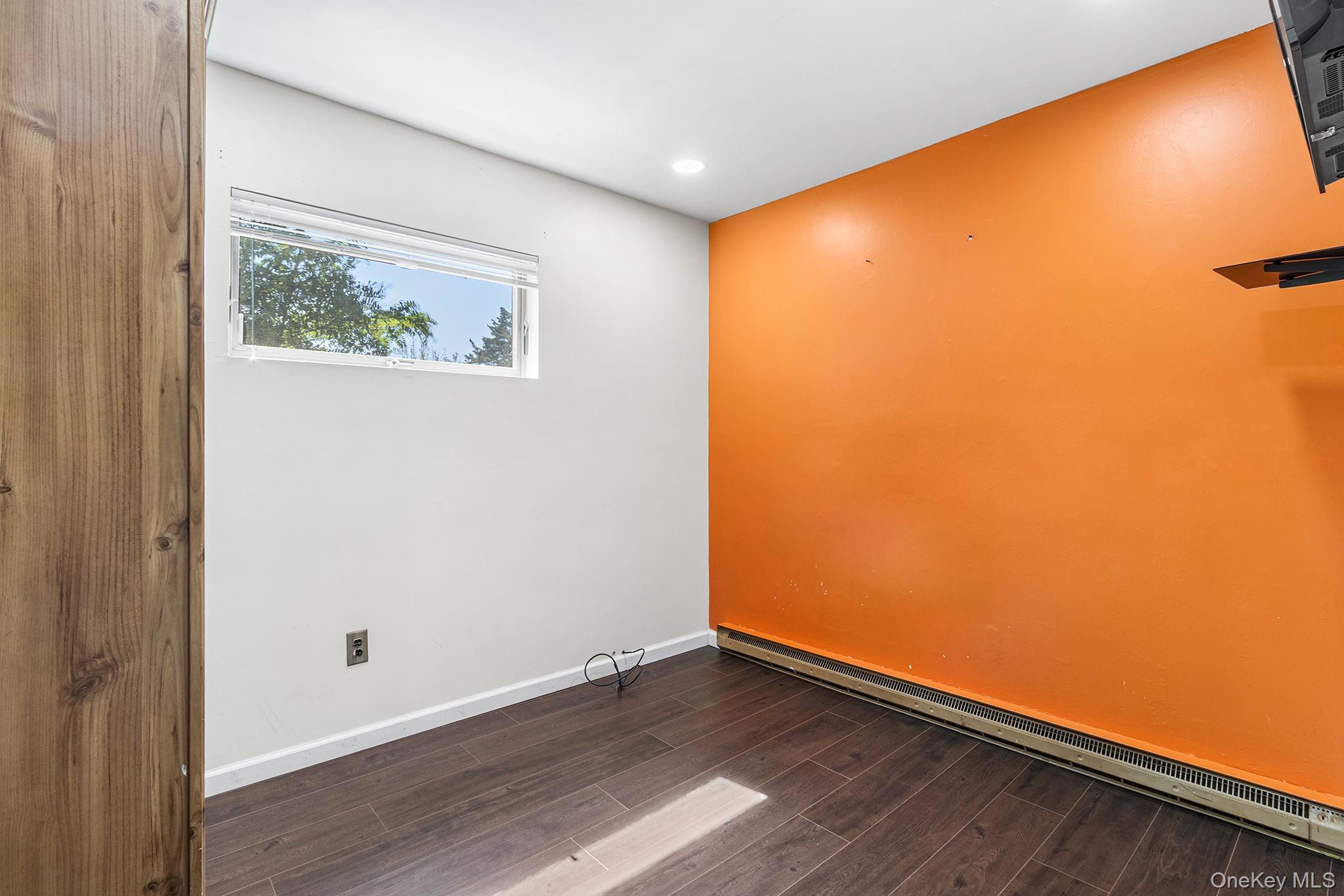 146 E Carmans Road, East Farmingdale, NY 11735