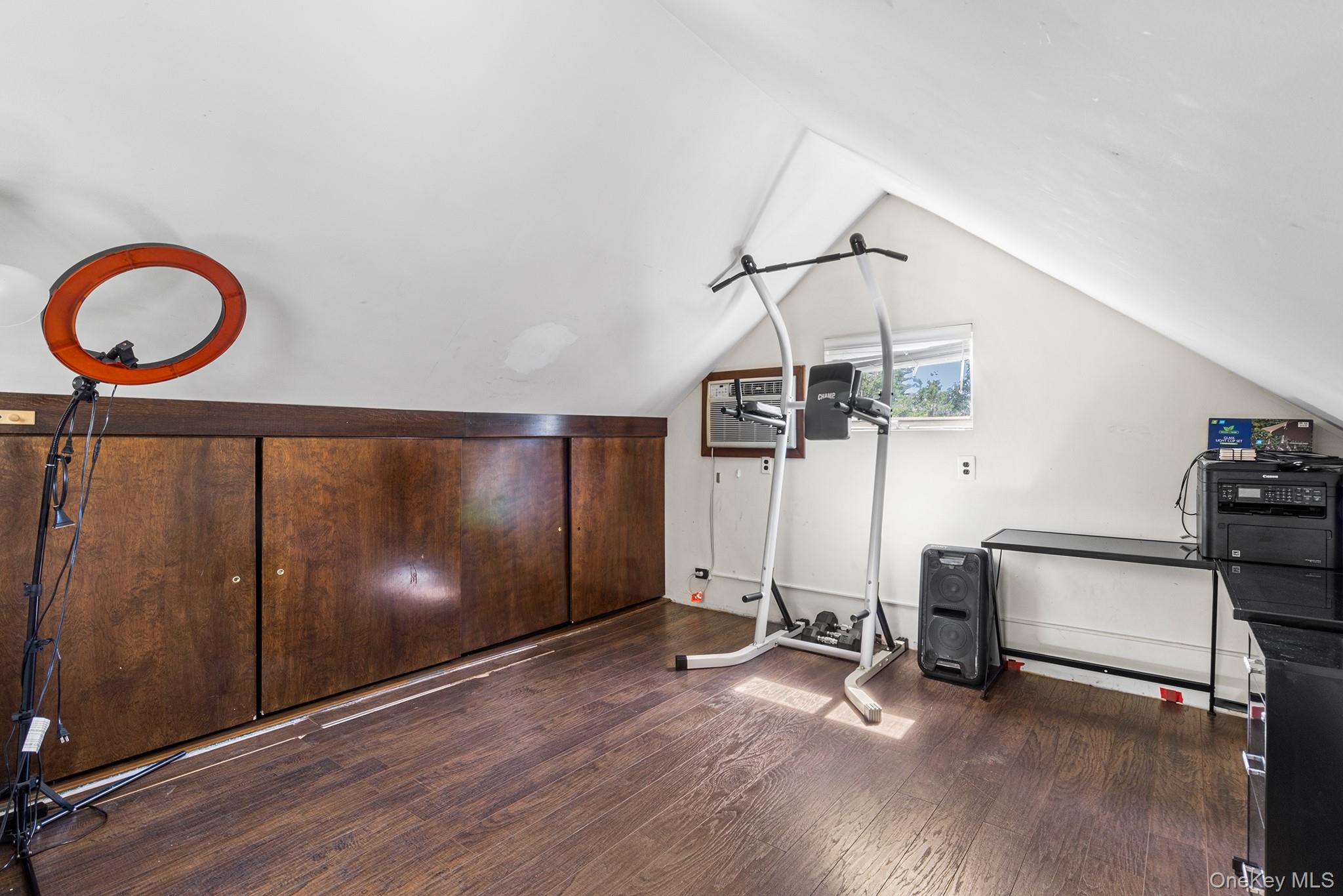 146 E Carmans Road, East Farmingdale, NY 11735