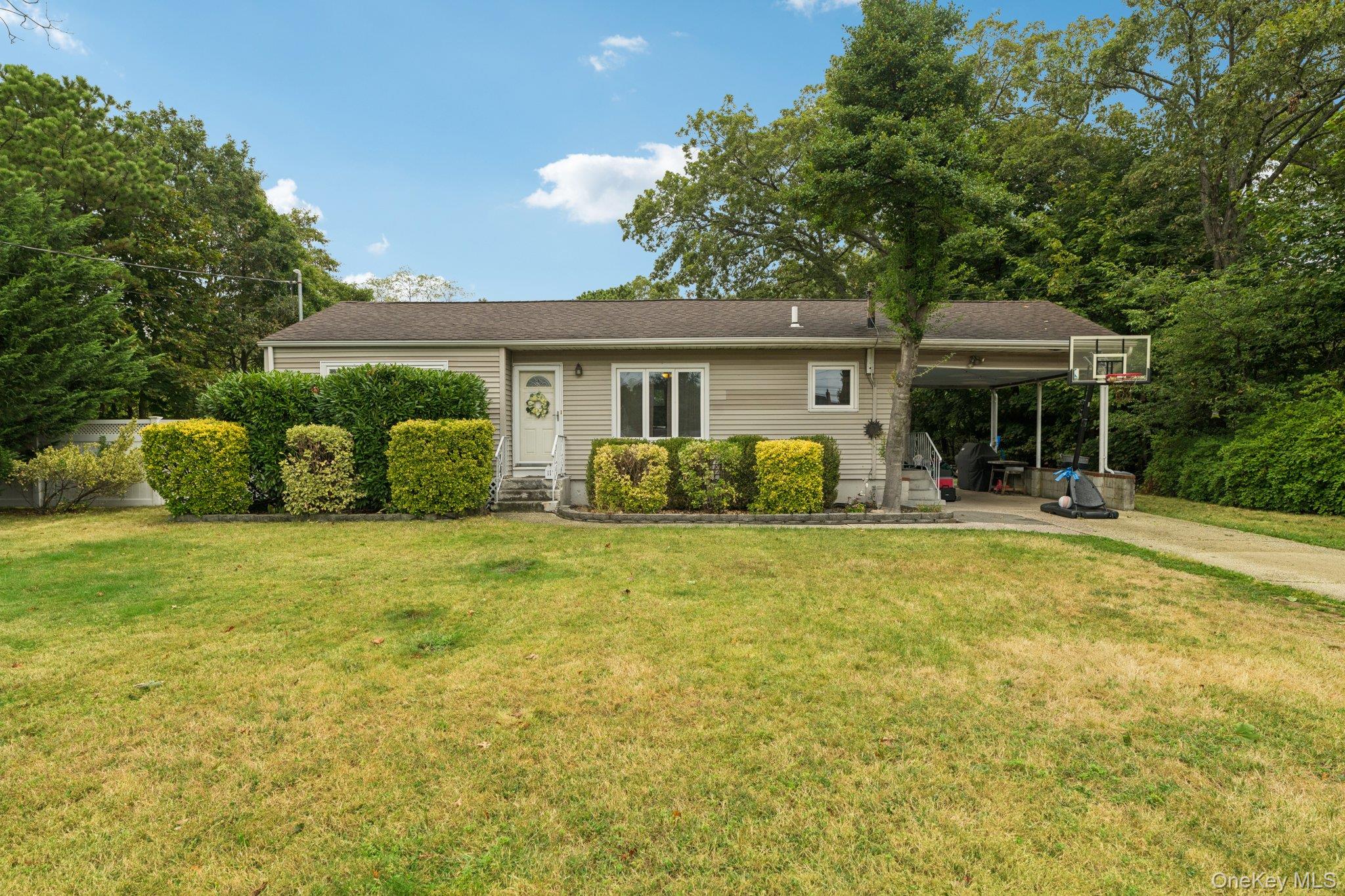 111 Berry Street, Lindenhurst, NY 11757