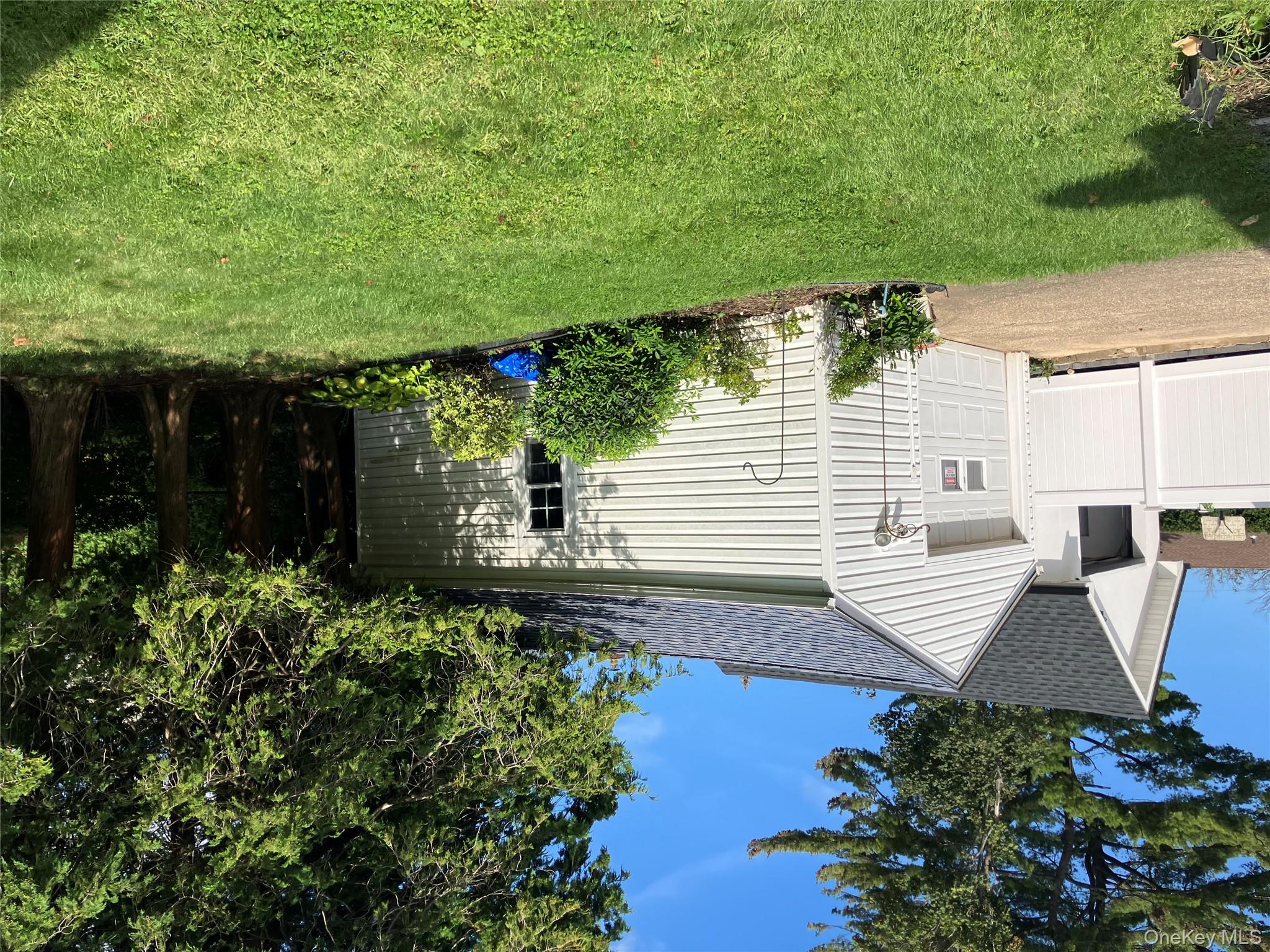 40 Irwin Street, New Hyde Park, NY 11040