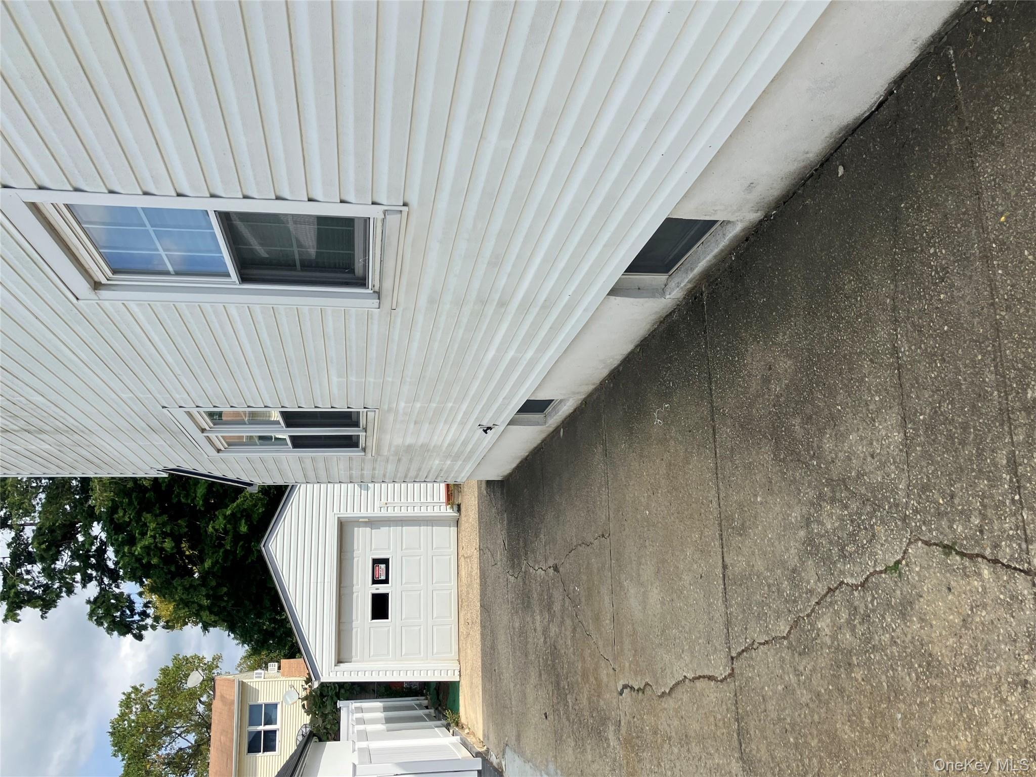 40 Irwin Street, New Hyde Park, NY 11040