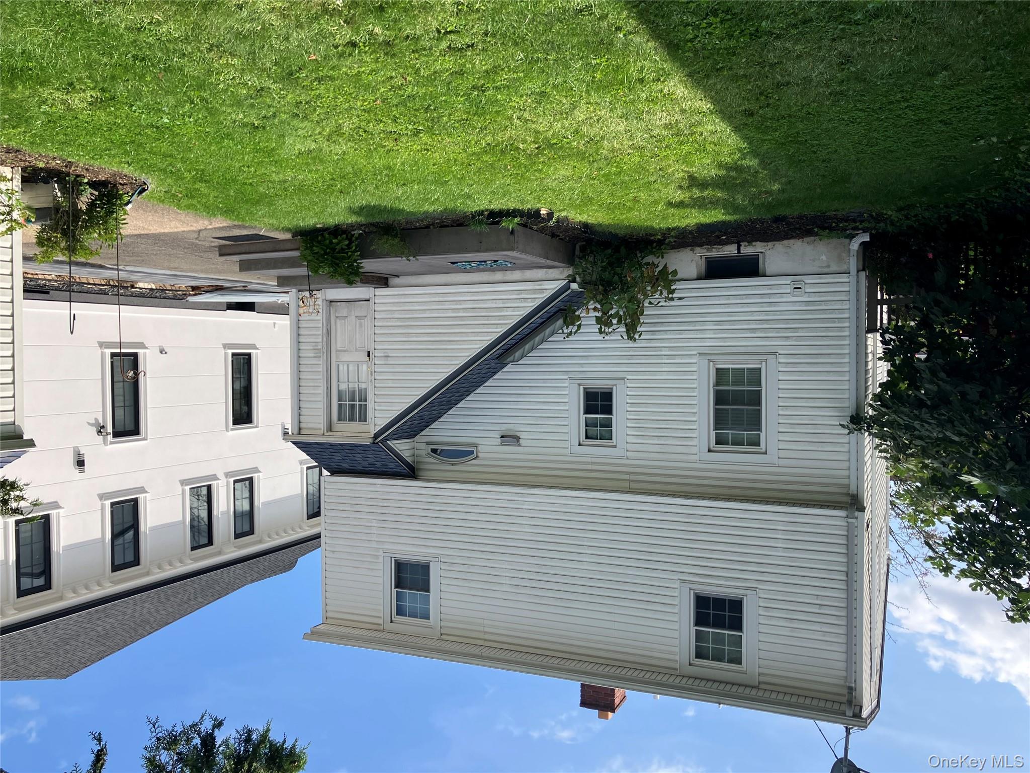 40 Irwin Street, New Hyde Park, NY 11040