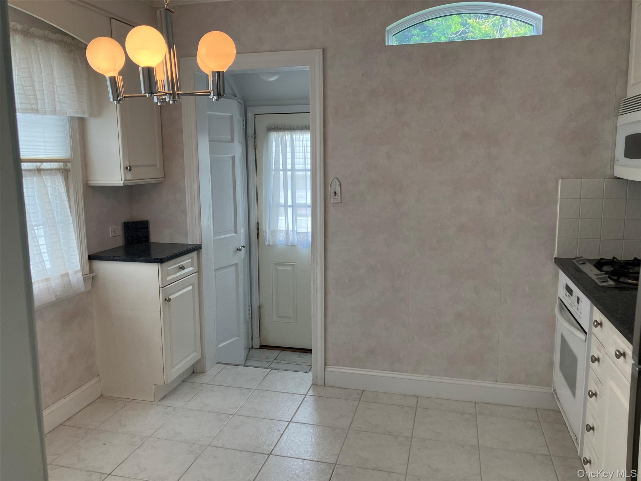 40 Irwin Street, New Hyde Park, NY 11040