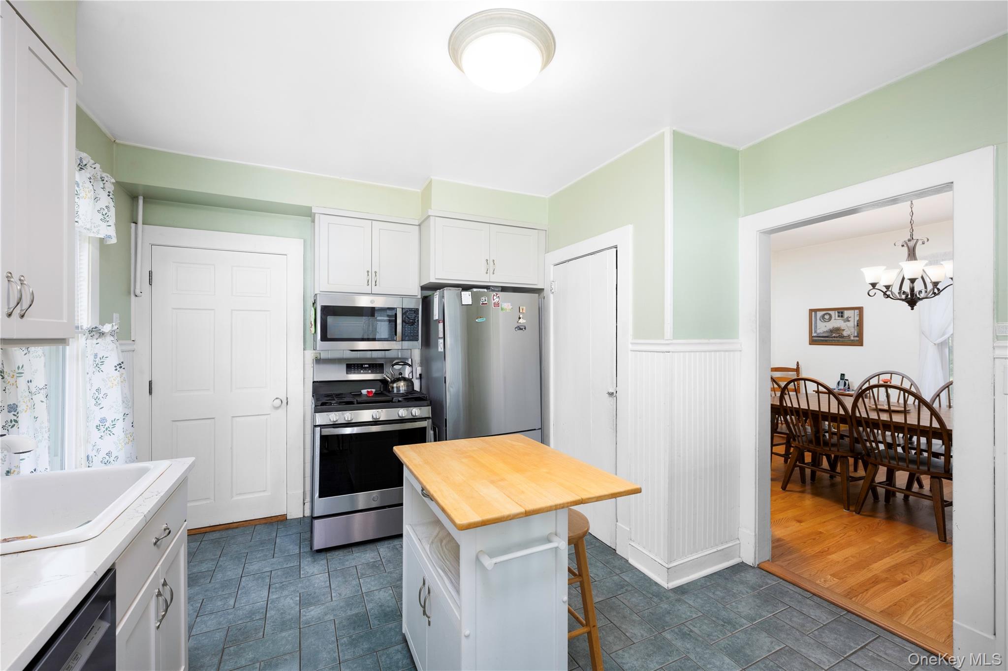 24 Grassi Lane, Garrison, NY 10524